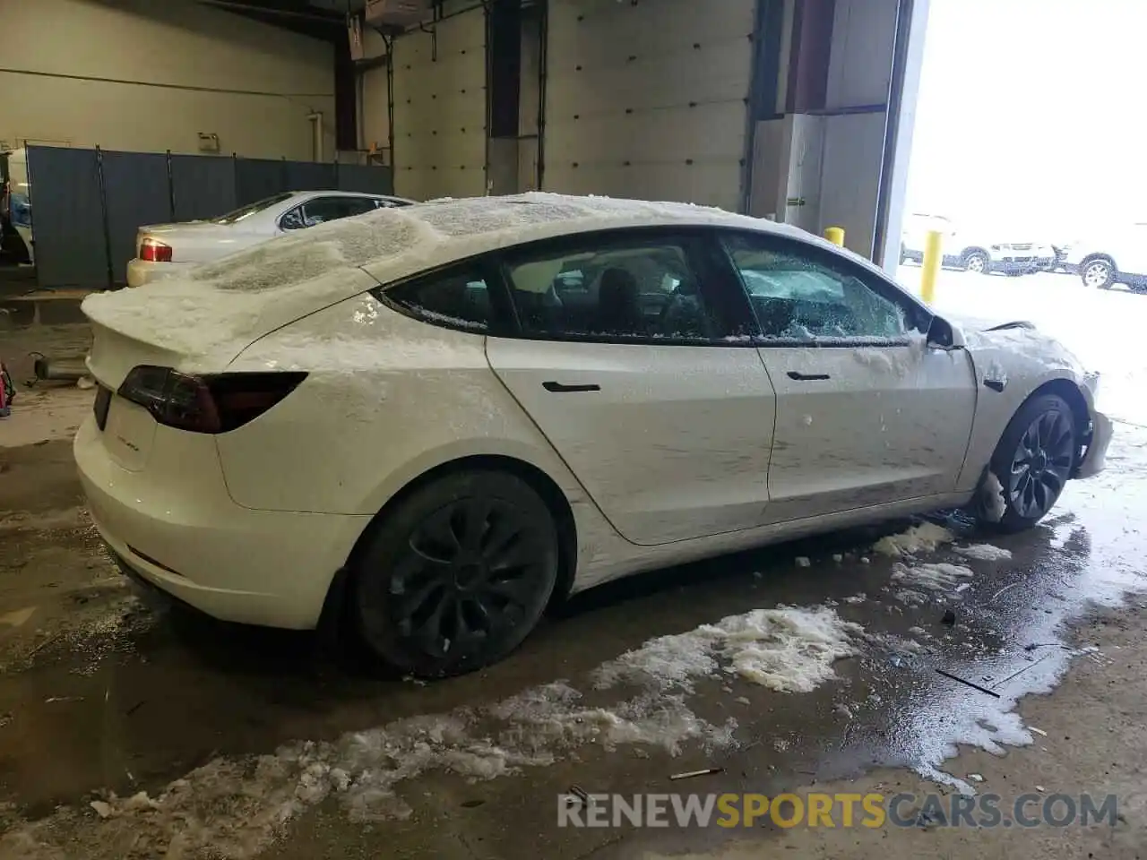 3 Photograph of a damaged car 5YJ3E1EB9NF347687 TESLA MODEL 3 2022