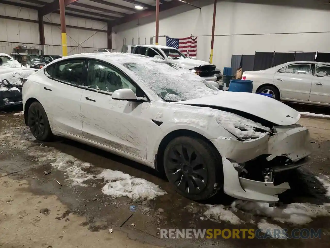 4 Photograph of a damaged car 5YJ3E1EB9NF347687 TESLA MODEL 3 2022