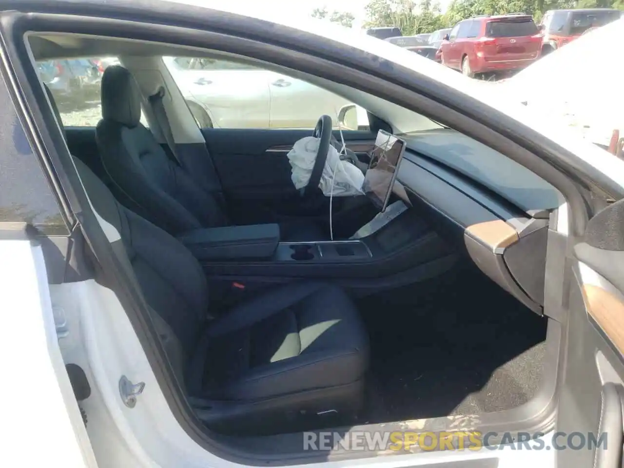 5 Photograph of a damaged car 5YJ3E1EBXNF112215 TESLA MODEL 3 2022