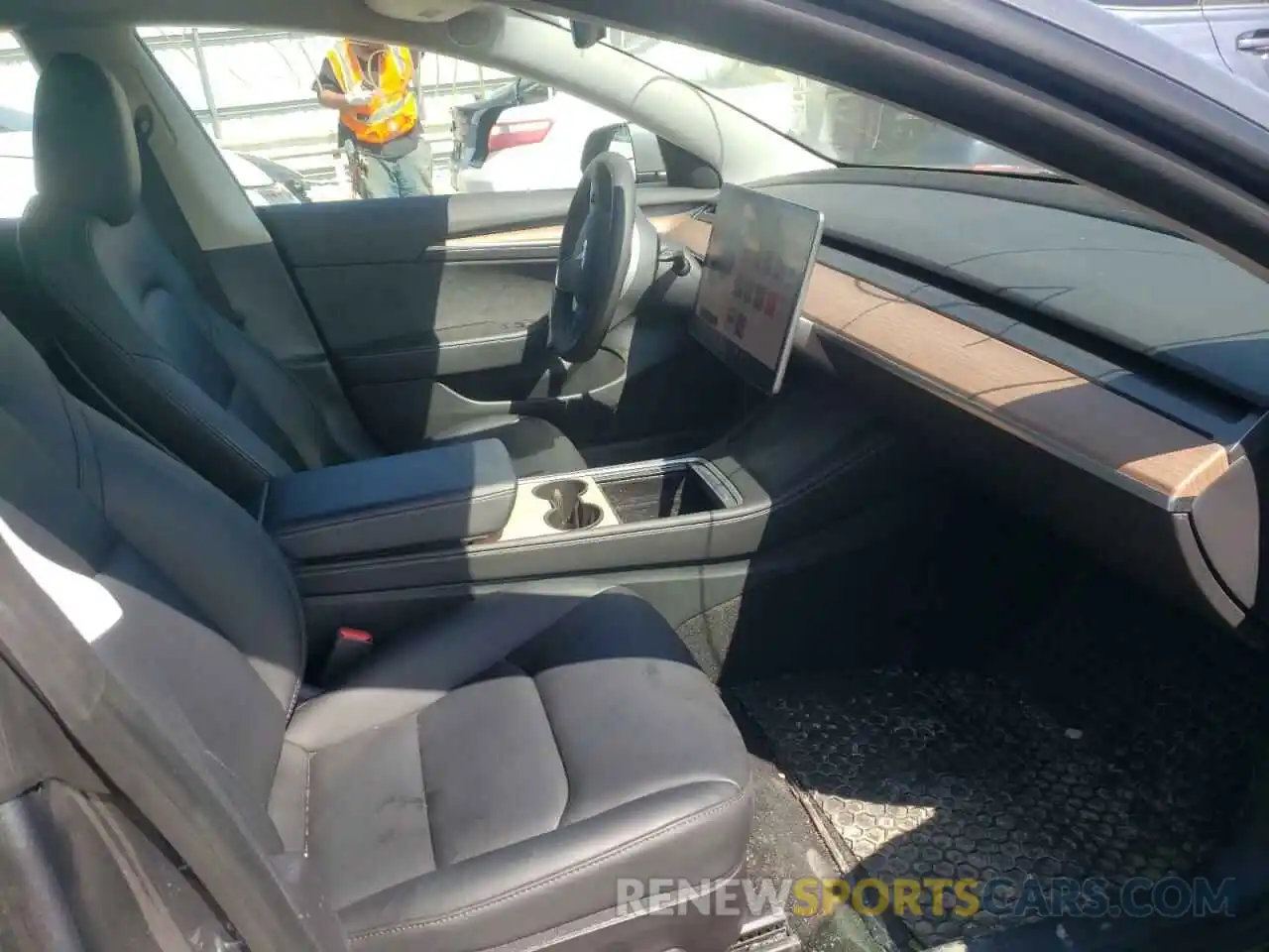 5 Photograph of a damaged car 5YJ3E1EBXNF117589 TESLA MODEL 3 2022