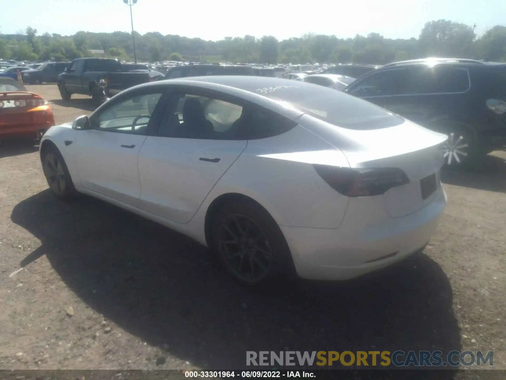 3 Photograph of a damaged car 5YJ3E1EBXNF199615 TESLA MODEL 3 2022