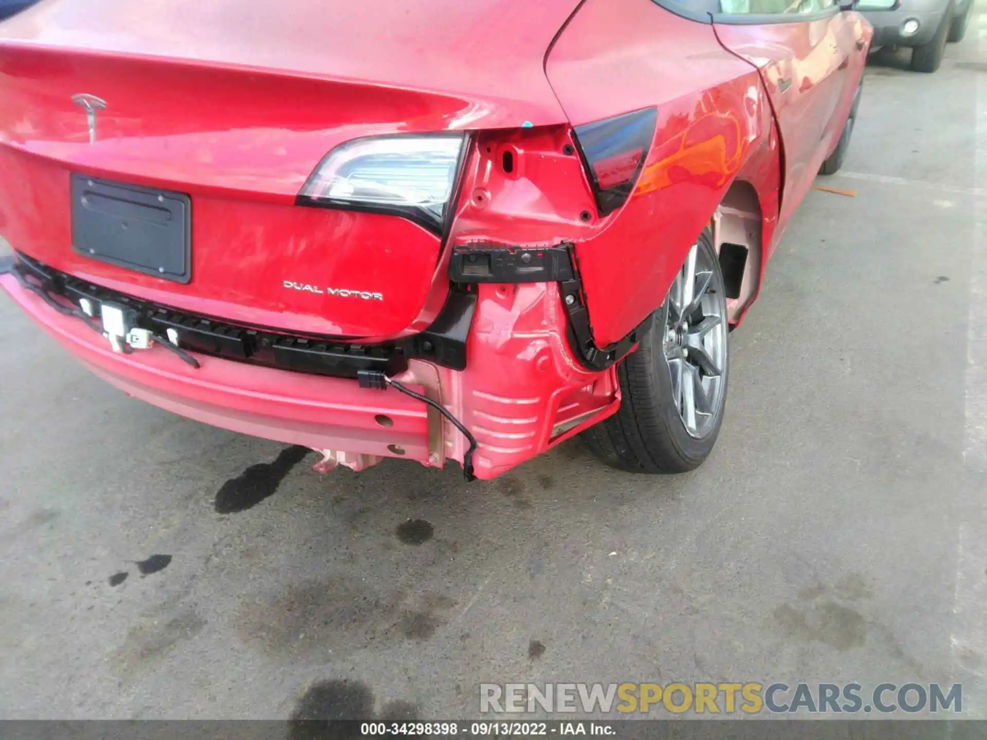 6 Photograph of a damaged car 5YJ3E1EBXNF307943 TESLA MODEL 3 2022