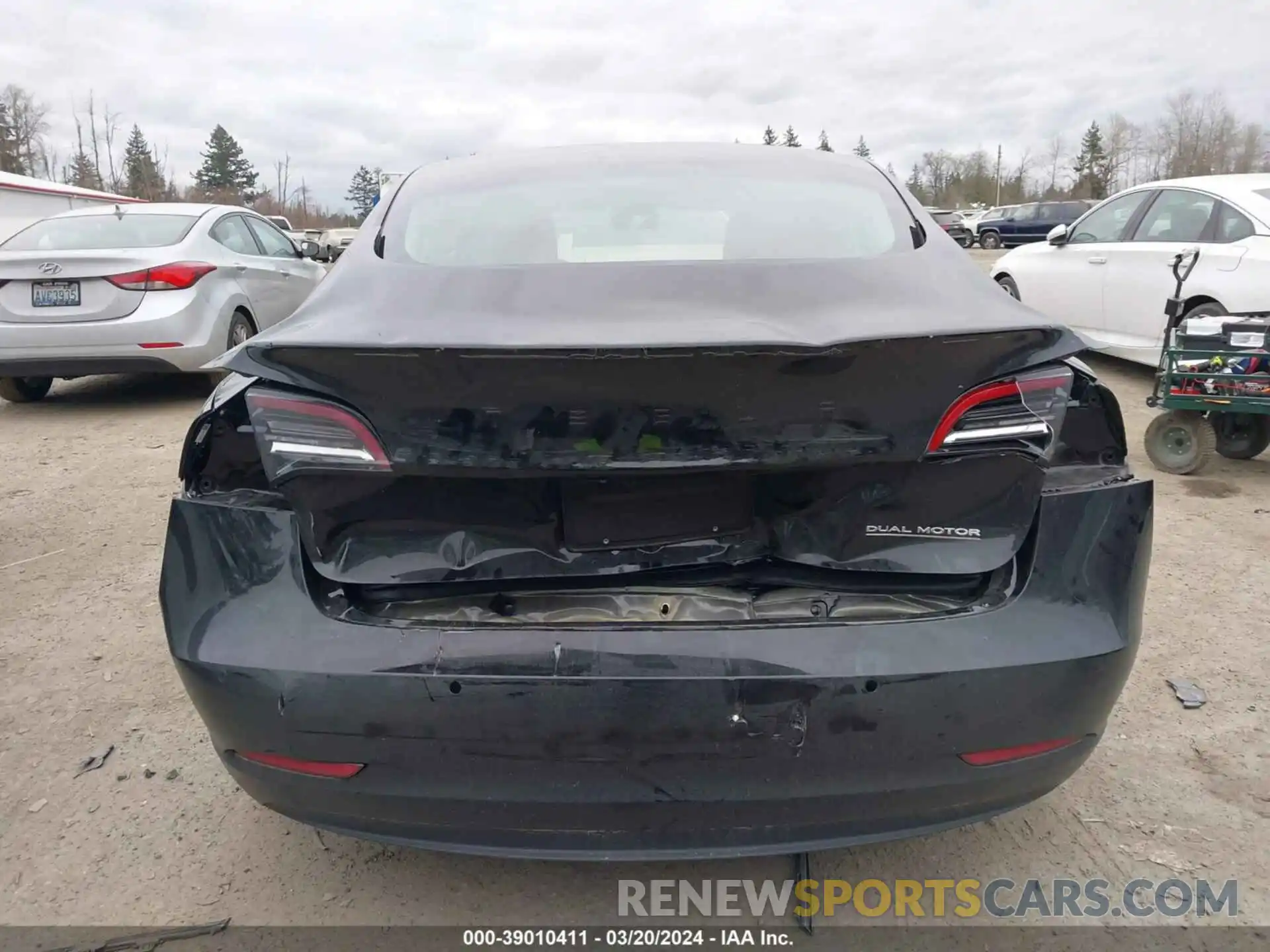 16 Photograph of a damaged car 5YJ3E1EC1NF348468 TESLA MODEL 3 2022