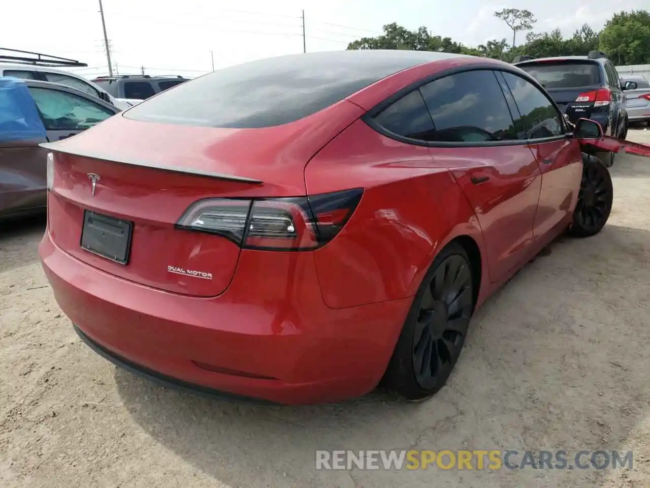 4 Photograph of a damaged car 5YJ3E1EC2NF104778 TESLA MODEL 3 2022