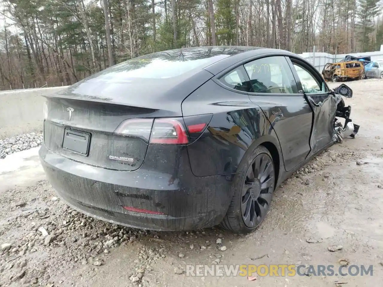 4 Фотография поврежденного автомобиля 5YJ3E1EC4NF111585 TESLA MODEL 3 2022