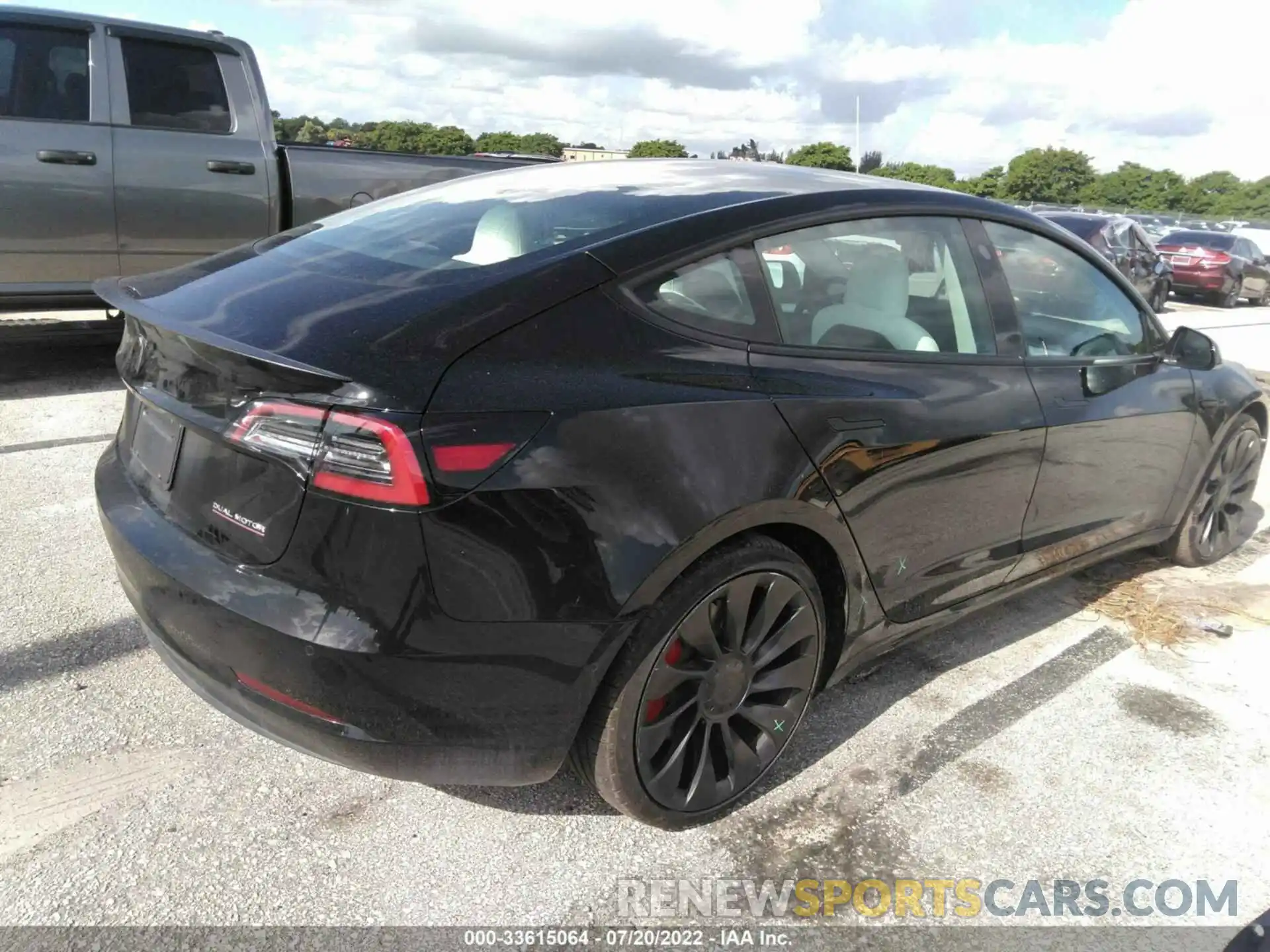 4 Photograph of a damaged car 5YJ3E1EC6NF163302 TESLA MODEL 3 2022