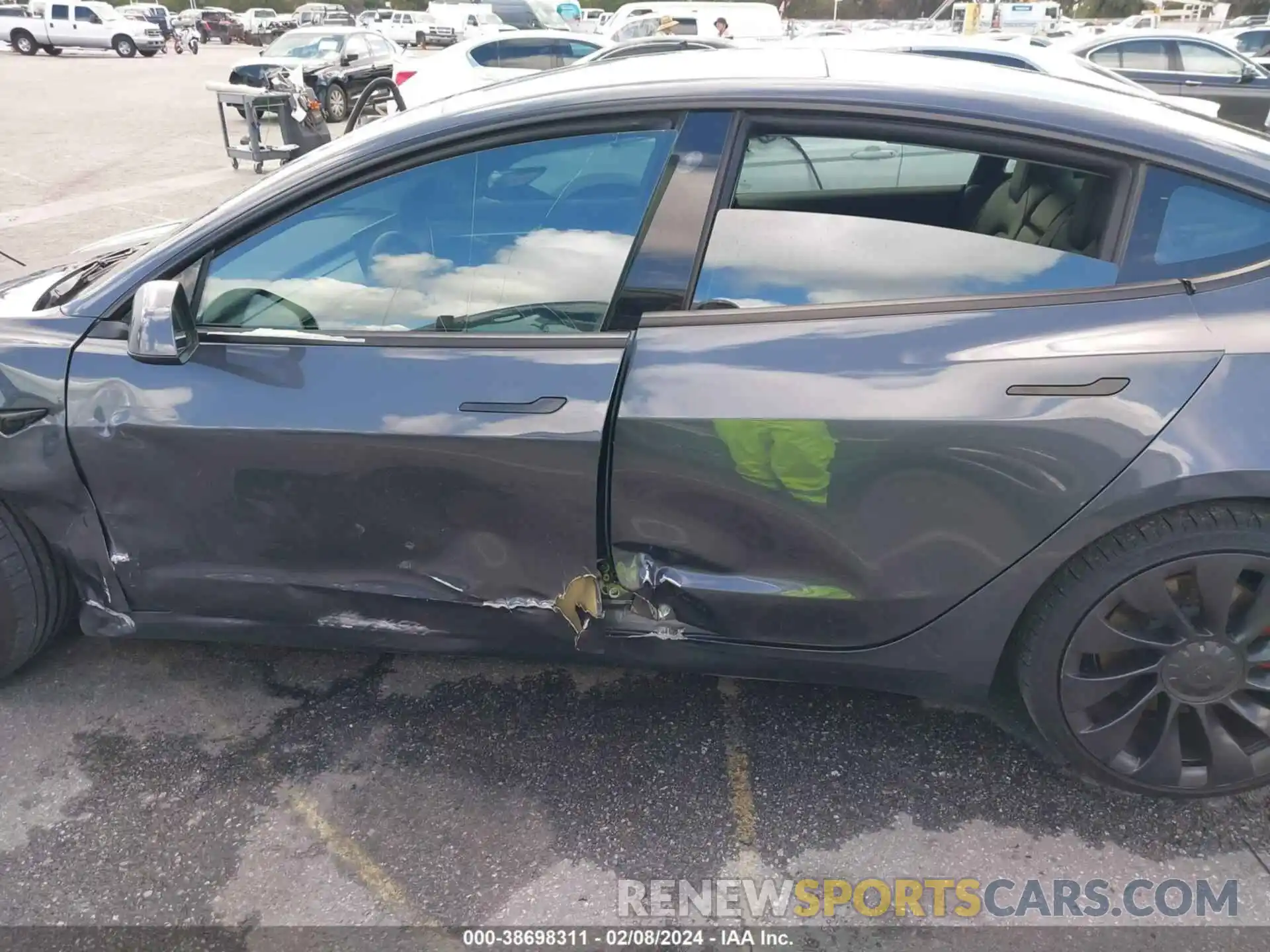 14 Photograph of a damaged car 5YJ3E1EC6NF293581 TESLA MODEL 3 2022