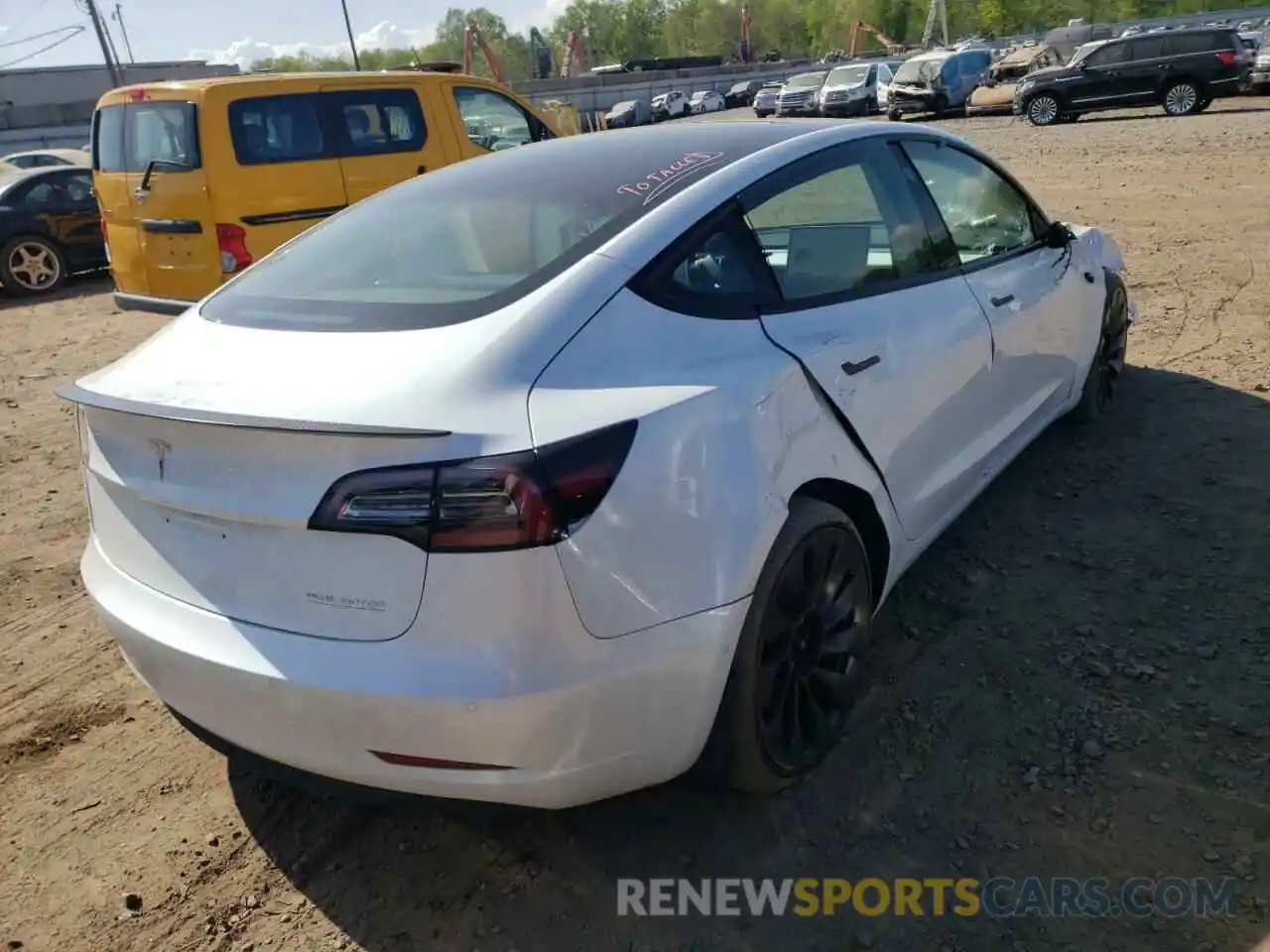 4 Фотография поврежденного автомобиля 5YJ3E1EC8NF105708 TESLA MODEL 3 2022