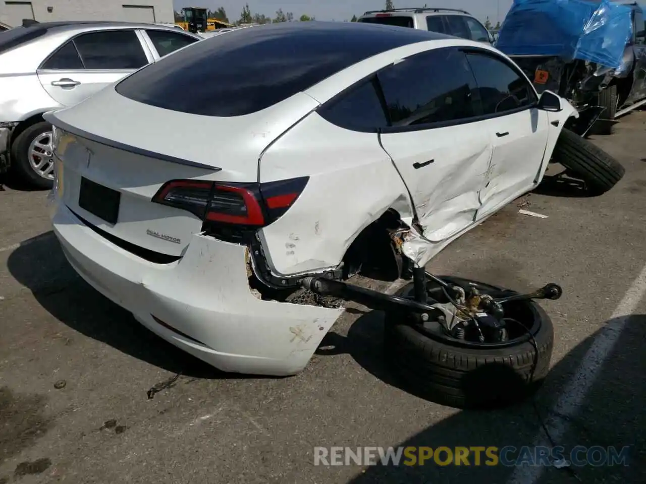 4 Photograph of a damaged car 5YJ3E1EC8NF209079 TESLA MODEL 3 2022