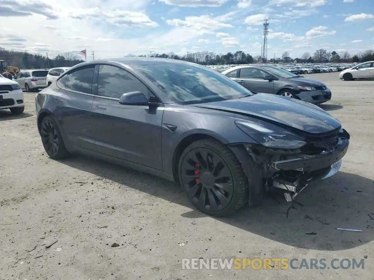 4 Photograph of a damaged car 5YJ3E1EC8NF247976 TESLA MODEL 3 2022