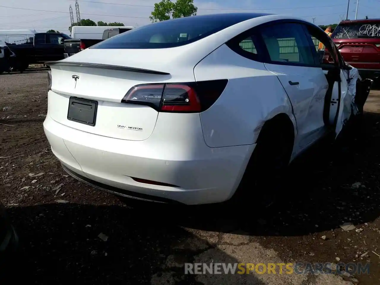 4 Photograph of a damaged car 5YJ3E1EC8NF274028 TESLA MODEL 3 2022