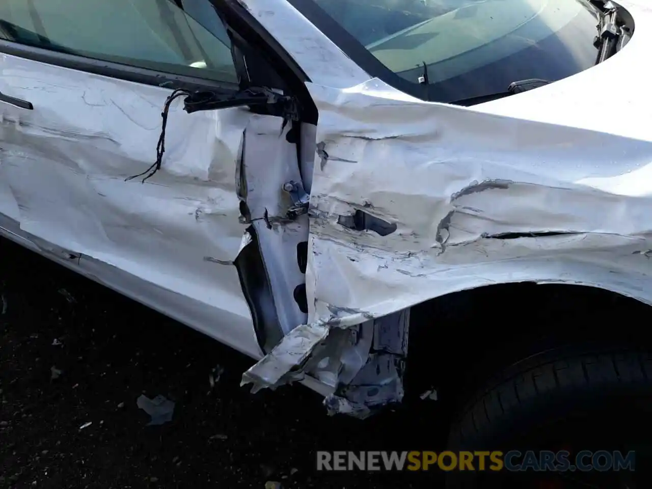 9 Photograph of a damaged car 5YJ3E1EC8NF274028 TESLA MODEL 3 2022