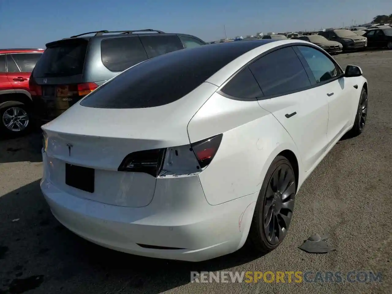 4 Photograph of a damaged car 5YJ3E1EC8NF326161 TESLA MODEL 3 2022