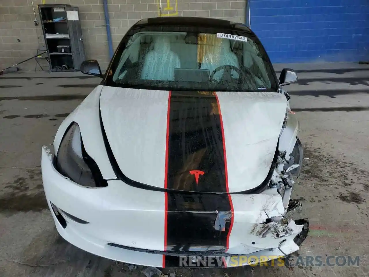 5 Photograph of a damaged car 5YJ3E1EC9NF269386 TESLA MODEL 3 2022