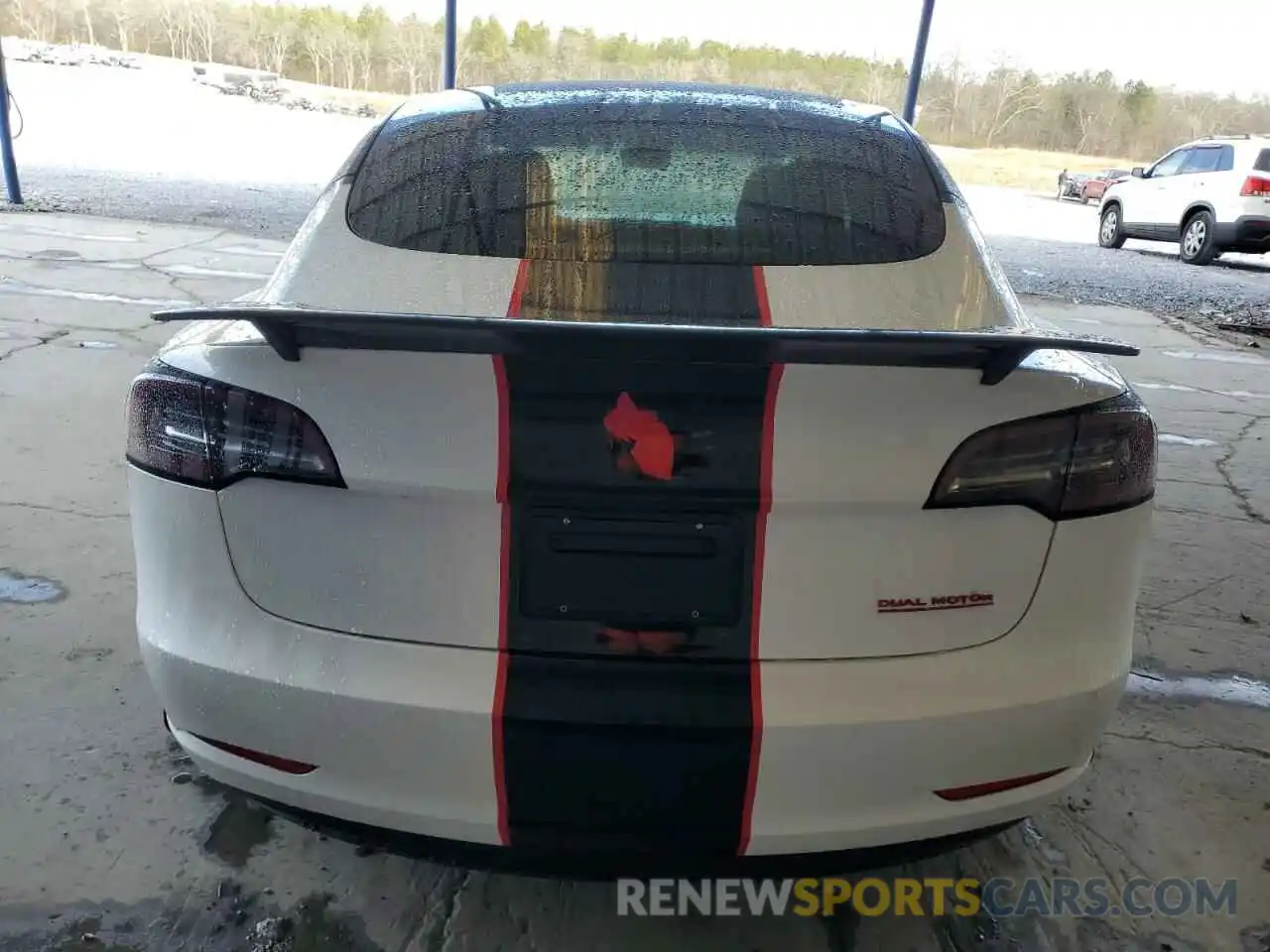 6 Photograph of a damaged car 5YJ3E1EC9NF269386 TESLA MODEL 3 2022