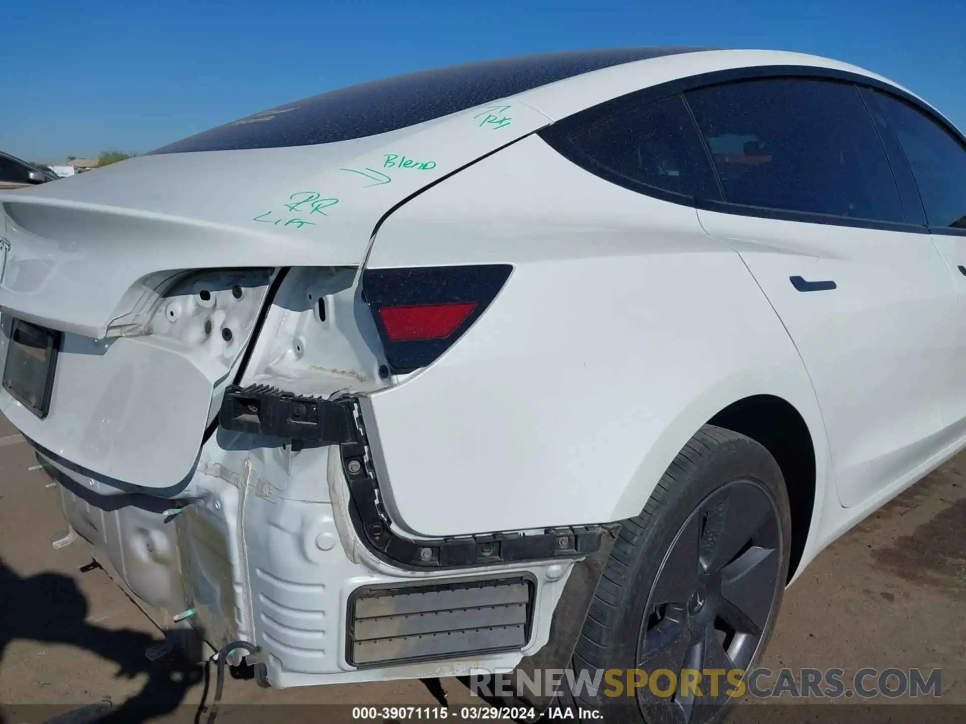 21 Photograph of a damaged car 5YJ3E1EA0PF411903 TESLA MODEL 3 2023