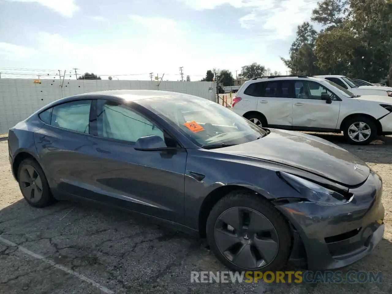 4 Photograph of a damaged car 5YJ3E1EA0PF550168 TESLA MODEL 3 2023