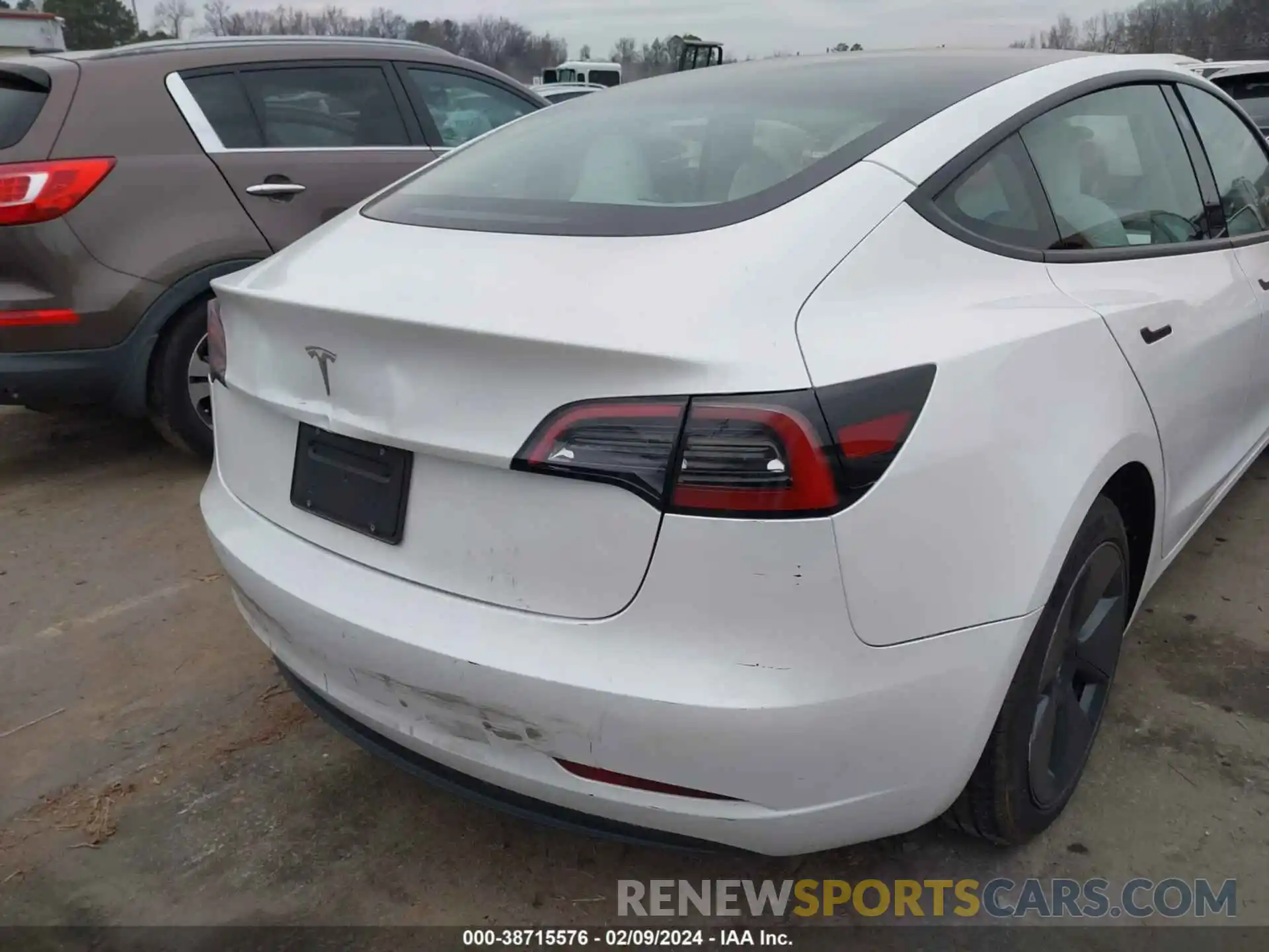 21 Photograph of a damaged car 5YJ3E1EA0PF603127 TESLA MODEL 3 2023