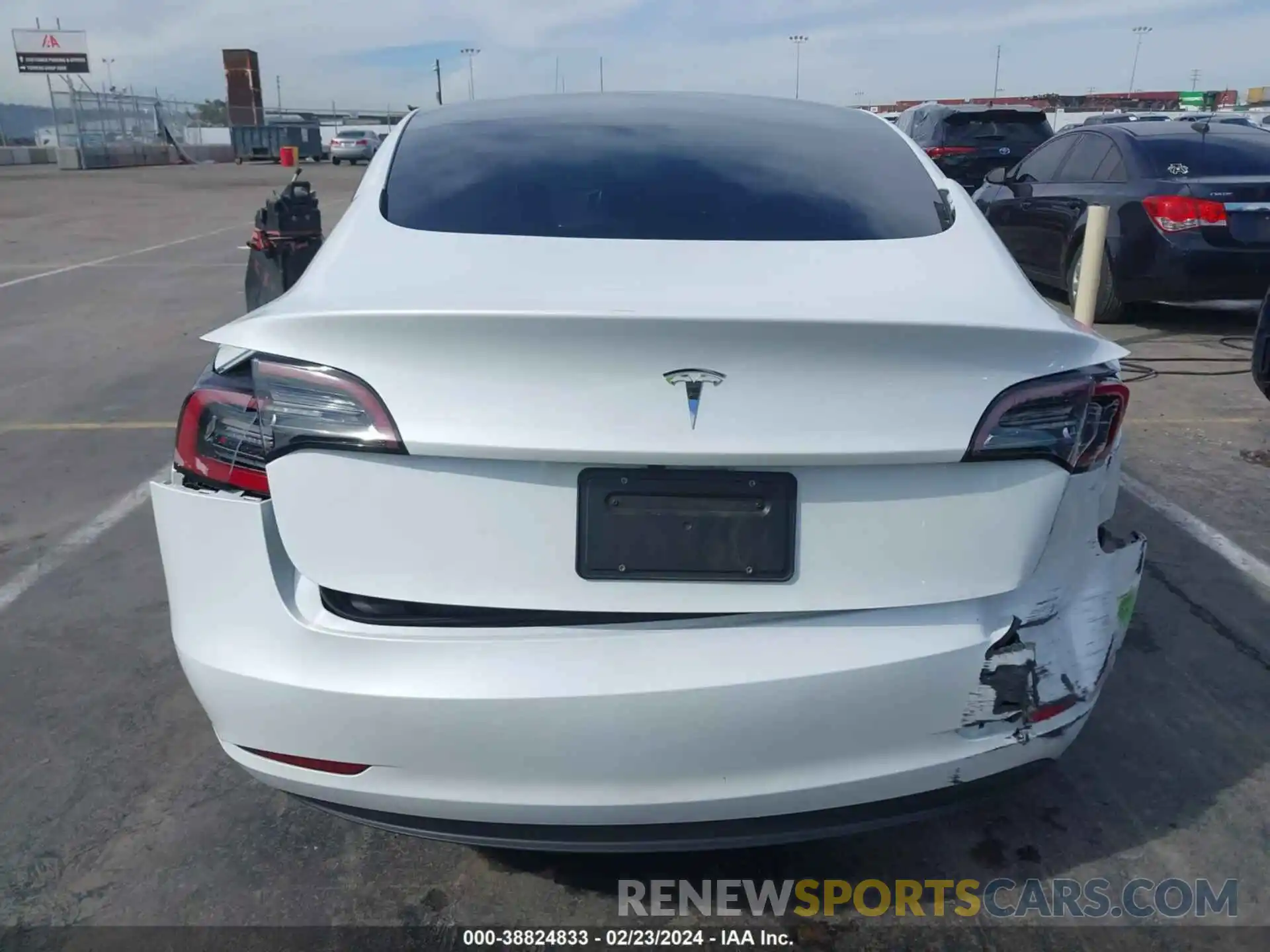 16 Photograph of a damaged car 5YJ3E1EA2PF508715 TESLA MODEL 3 2023