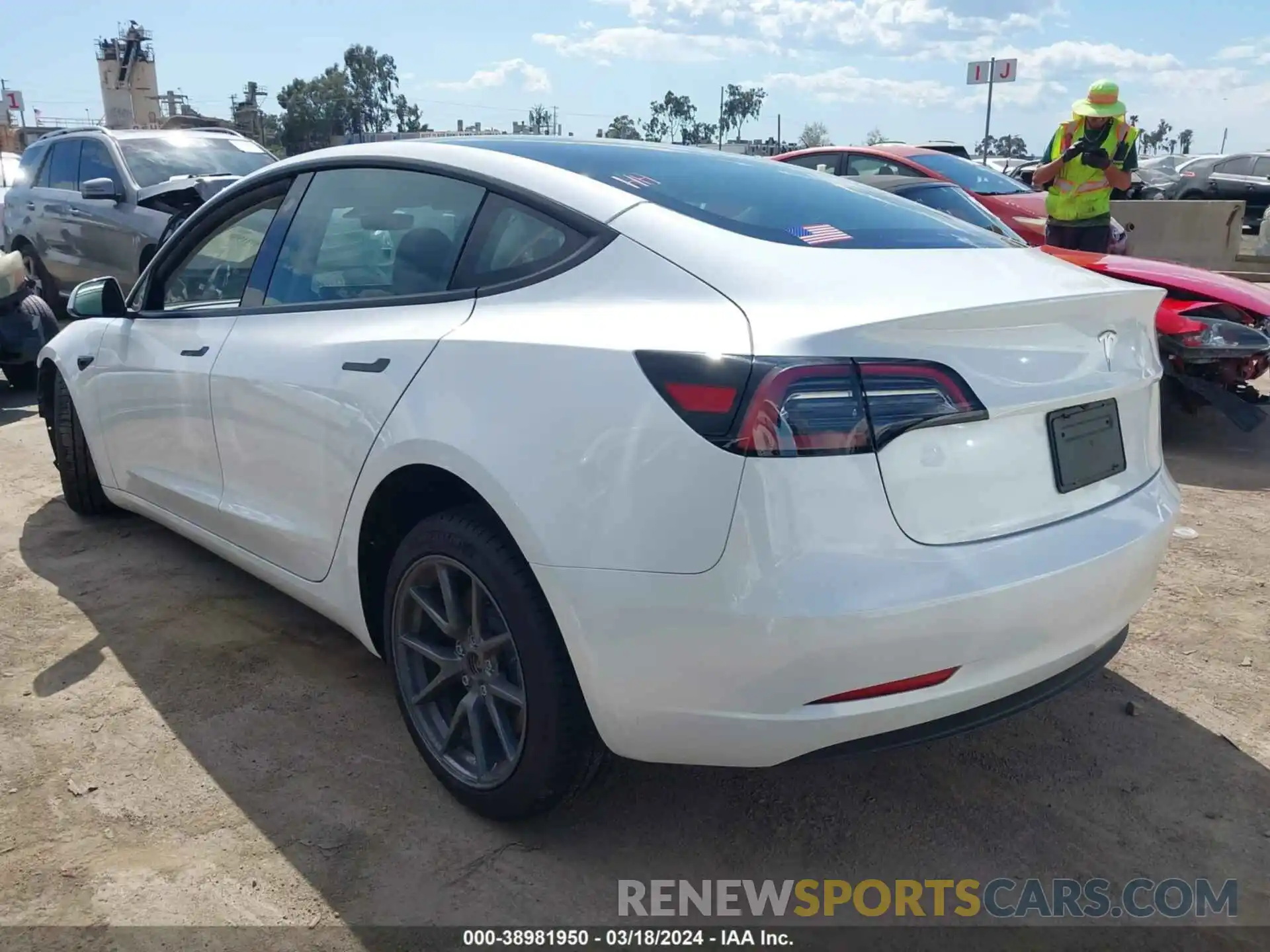 3 Photograph of a damaged car 5YJ3E1EA3PF605681 TESLA MODEL 3 2023