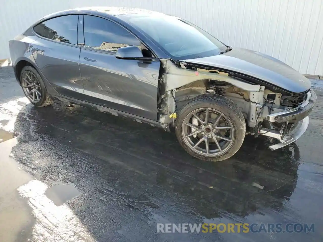 4 Photograph of a damaged car 5YJ3E1EA4PF414044 TESLA MODEL 3 2023