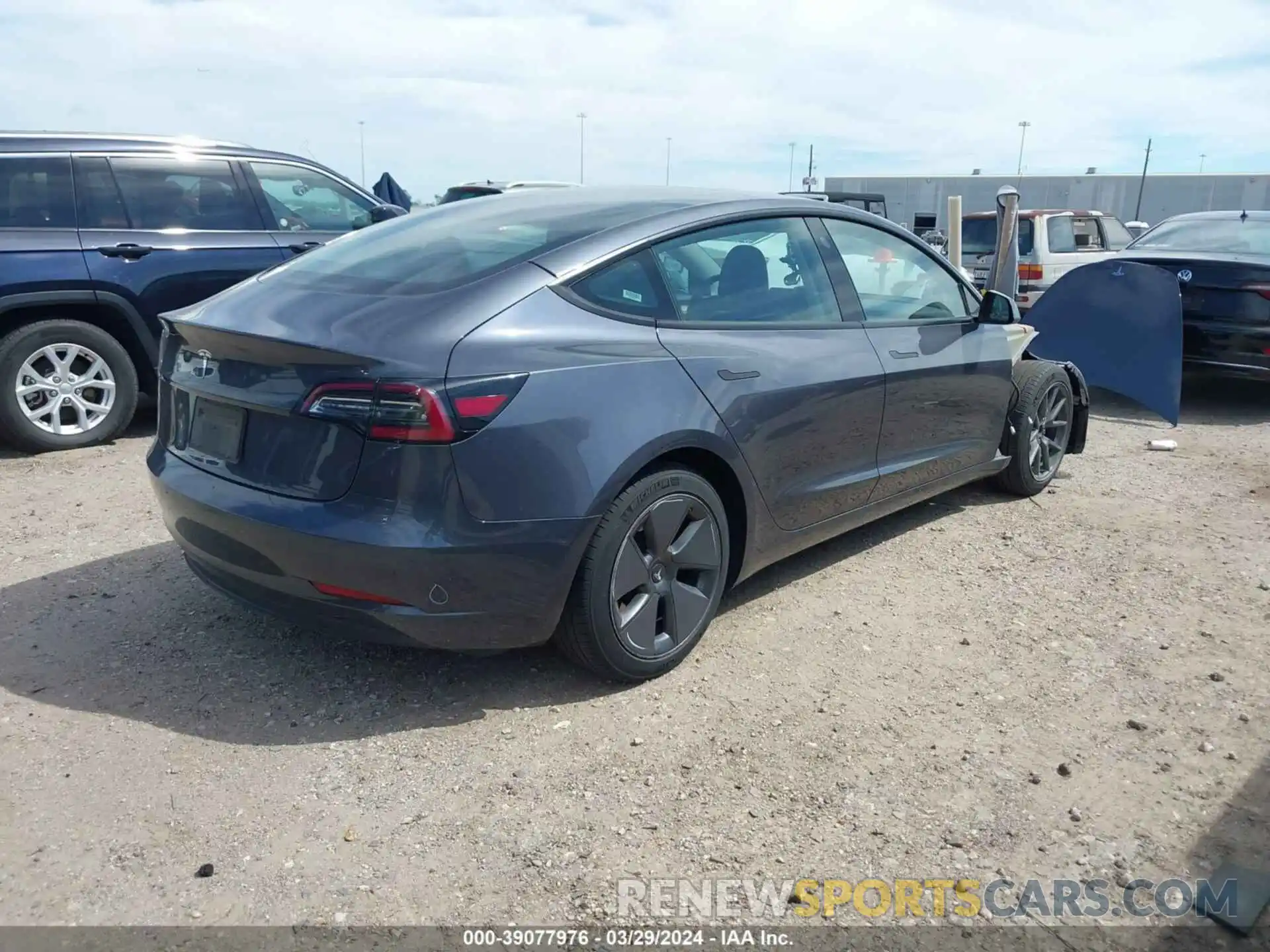 4 Фотография поврежденного автомобиля 5YJ3E1EA4PF436707 TESLA MODEL 3 2023