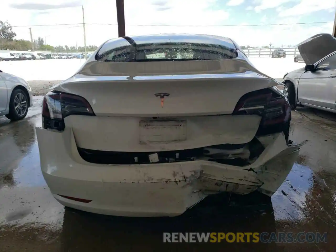 6 Photograph of a damaged car 5YJ3E1EA5PF450082 TESLA MODEL 3 2023