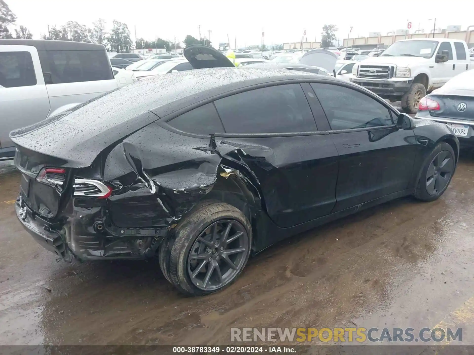 4 Photograph of a damaged car 5YJ3E1EA5PF465665 TESLA MODEL 3 2023