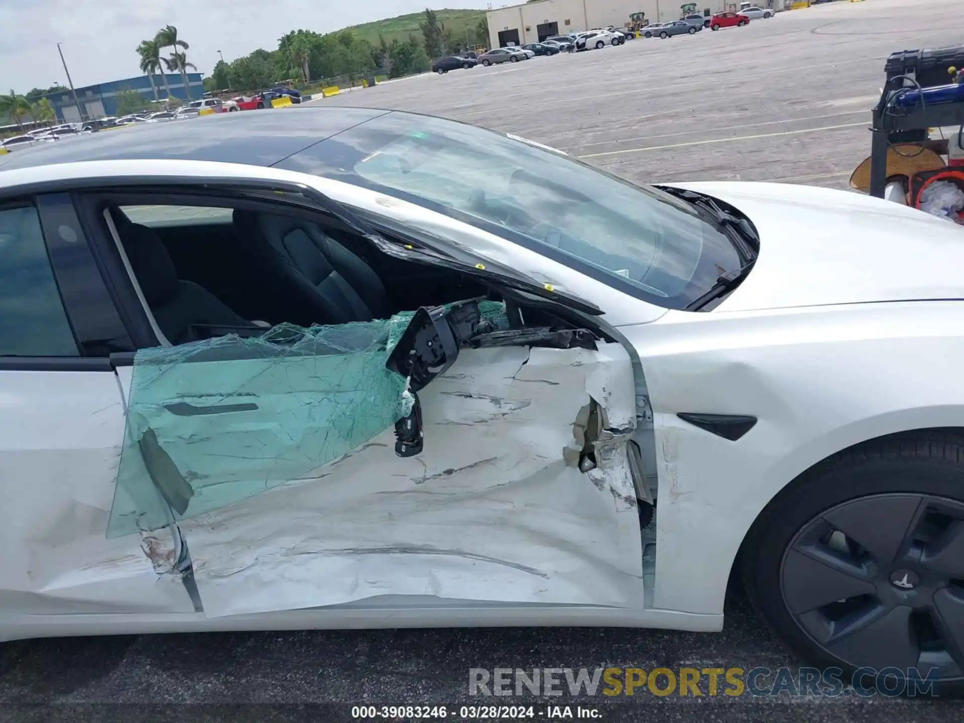 18 Photograph of a damaged car 5YJ3E1EA5PF505694 TESLA MODEL 3 2023