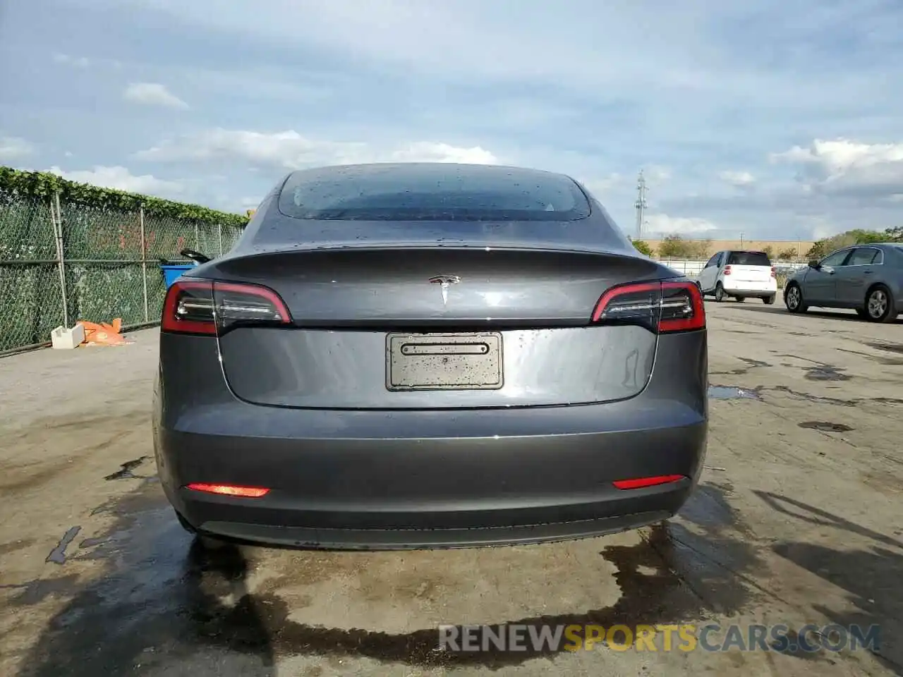 6 Photograph of a damaged car 5YJ3E1EA5PF600143 TESLA MODEL 3 2023