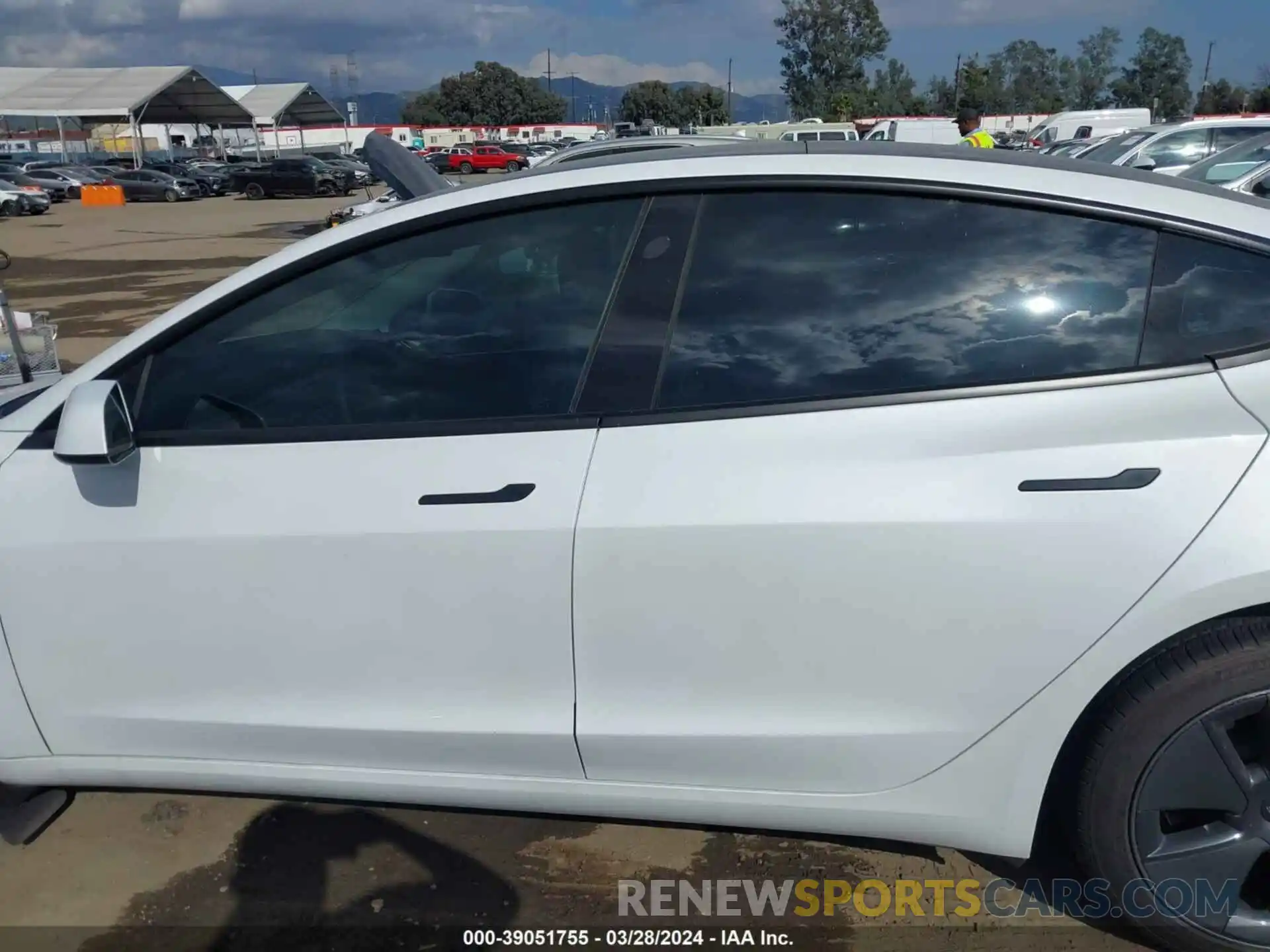 14 Photograph of a damaged car 5YJ3E1EA6PF417107 TESLA MODEL 3 2023