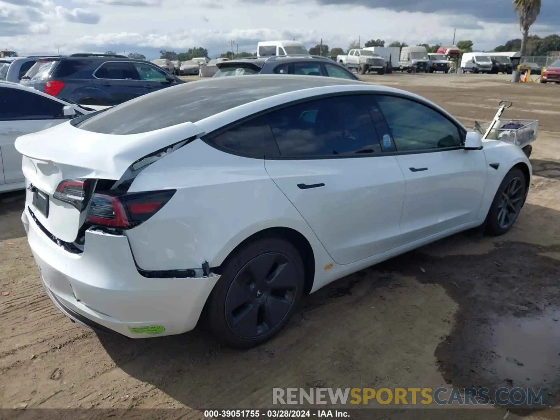 4 Фотография поврежденного автомобиля 5YJ3E1EA6PF417107 TESLA MODEL 3 2023