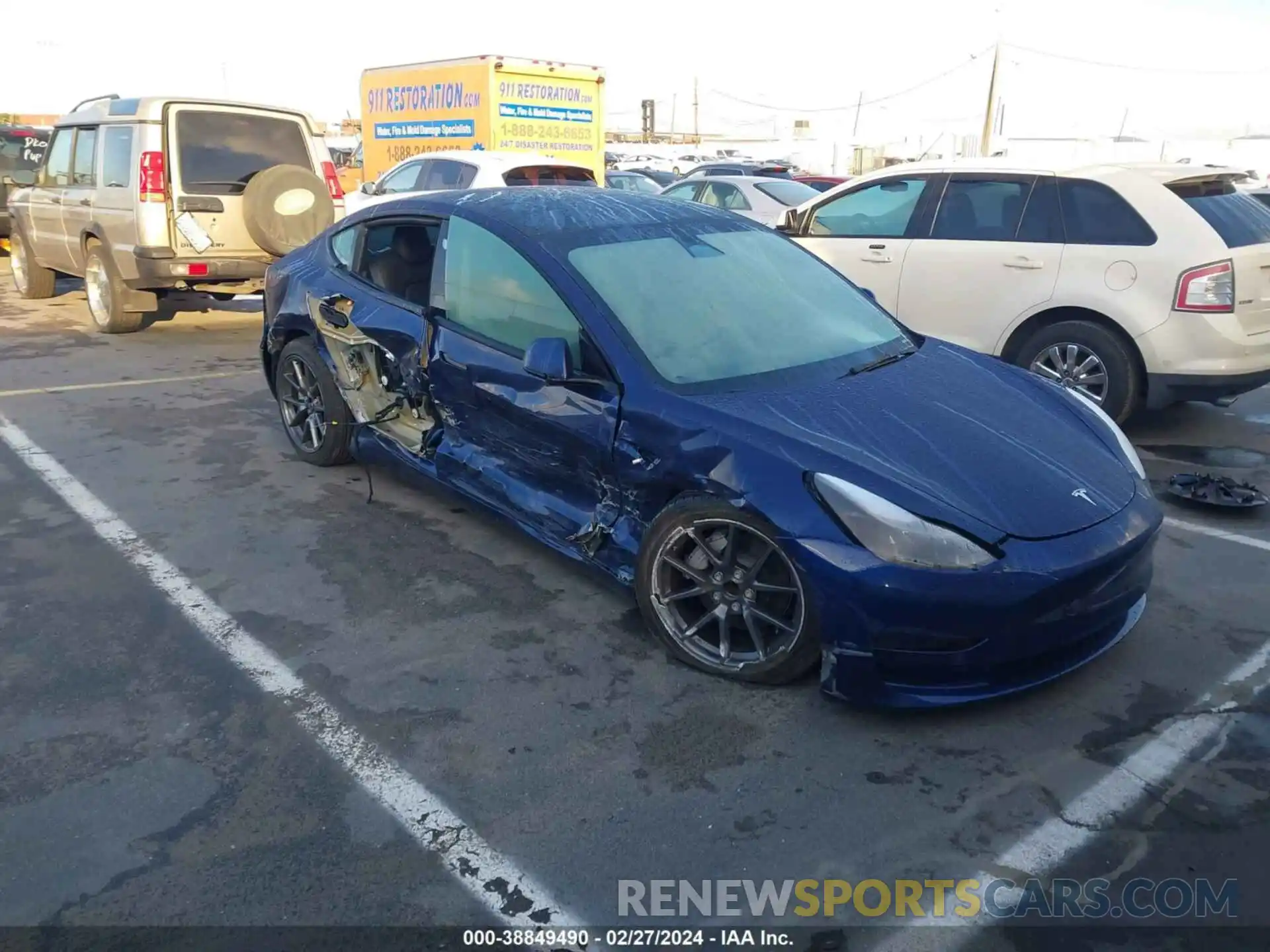 1 Photograph of a damaged car 5YJ3E1EA6PF557271 TESLA MODEL 3 2023