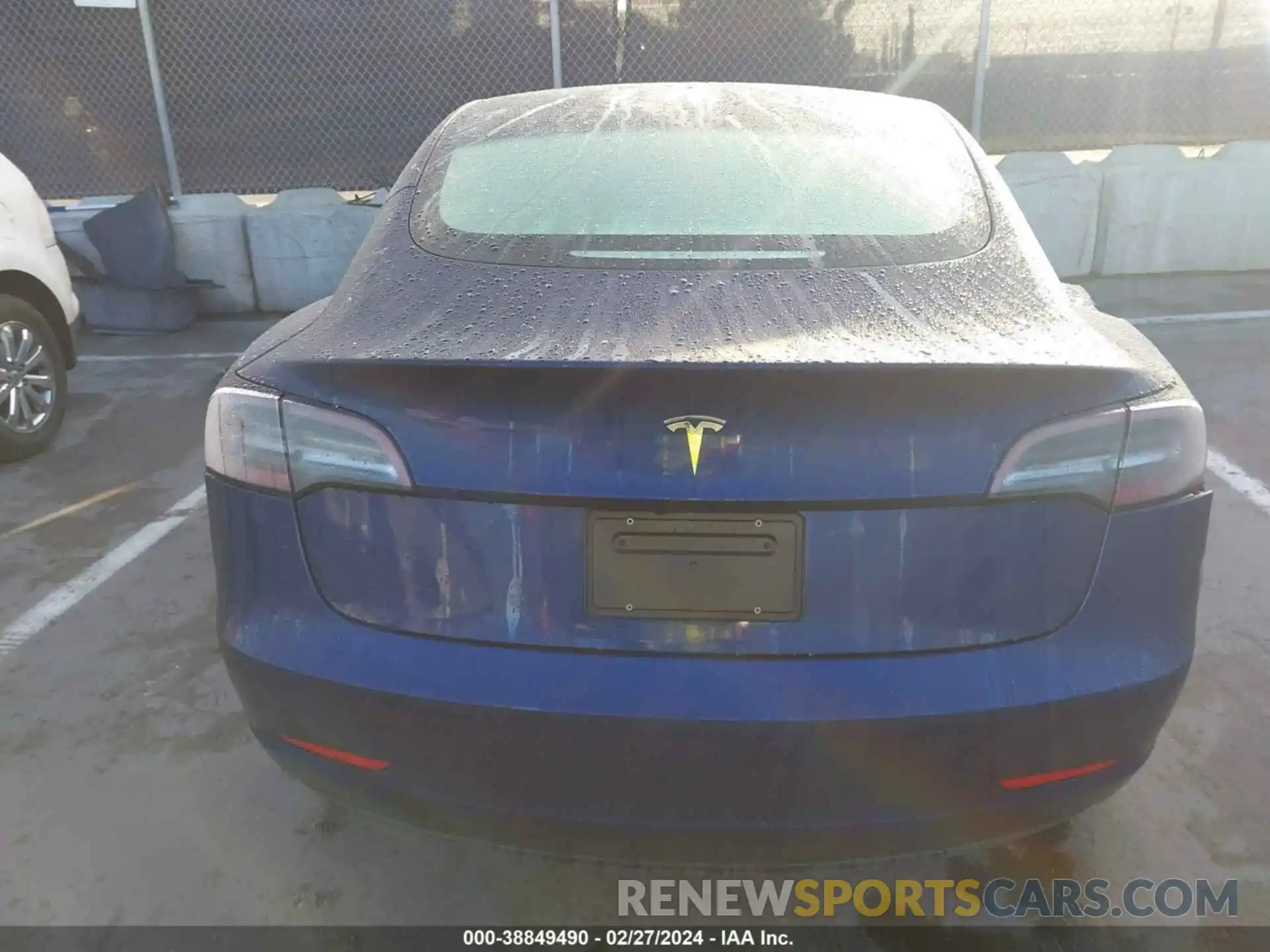 17 Photograph of a damaged car 5YJ3E1EA6PF557271 TESLA MODEL 3 2023