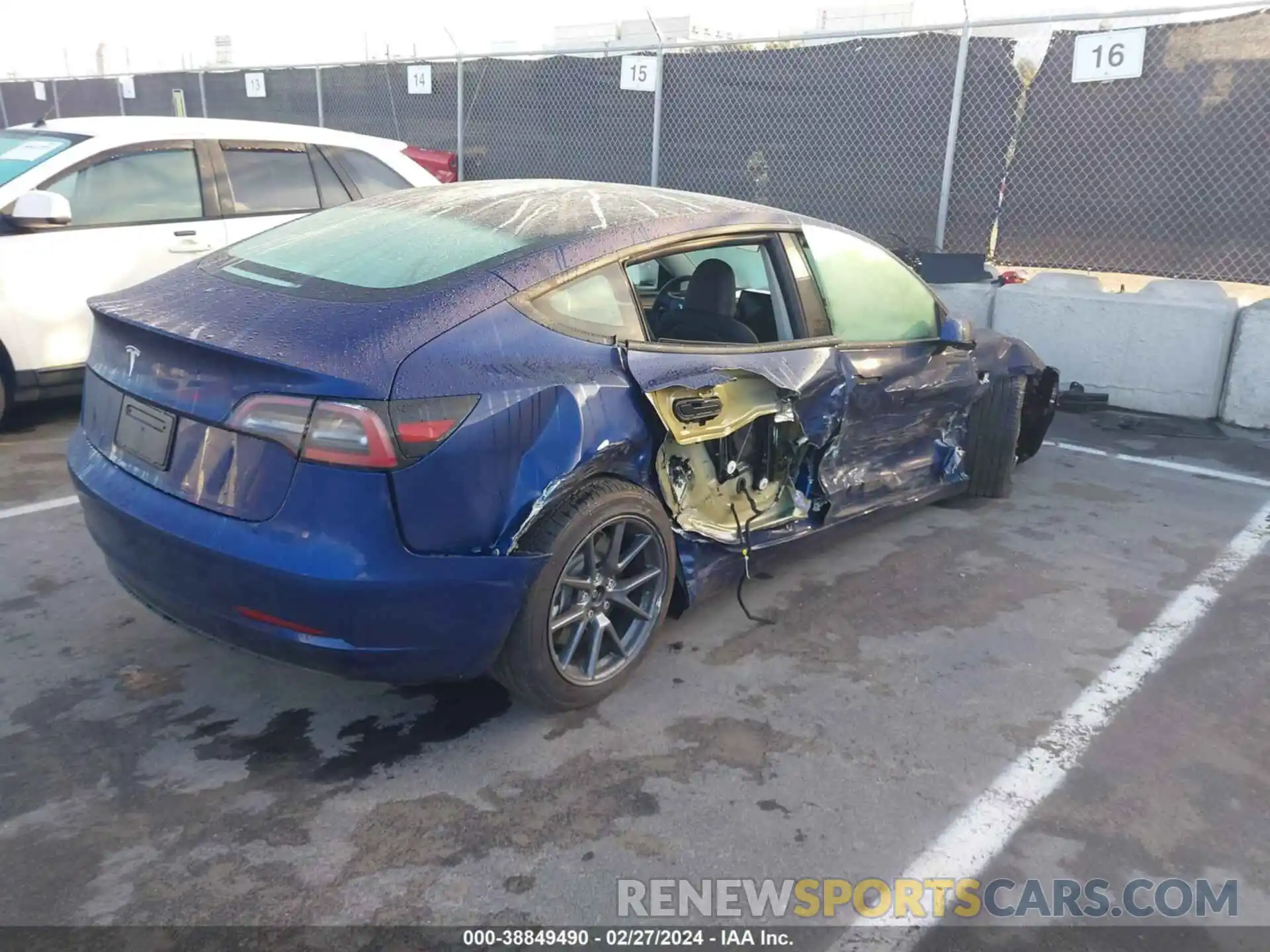 4 Photograph of a damaged car 5YJ3E1EA6PF557271 TESLA MODEL 3 2023