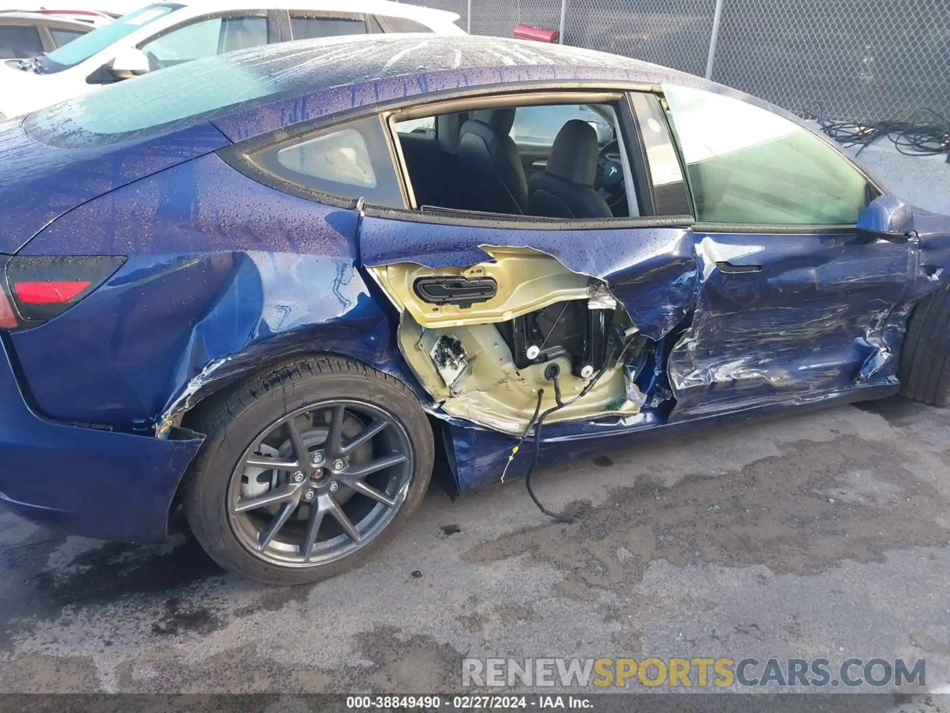 6 Photograph of a damaged car 5YJ3E1EA6PF557271 TESLA MODEL 3 2023