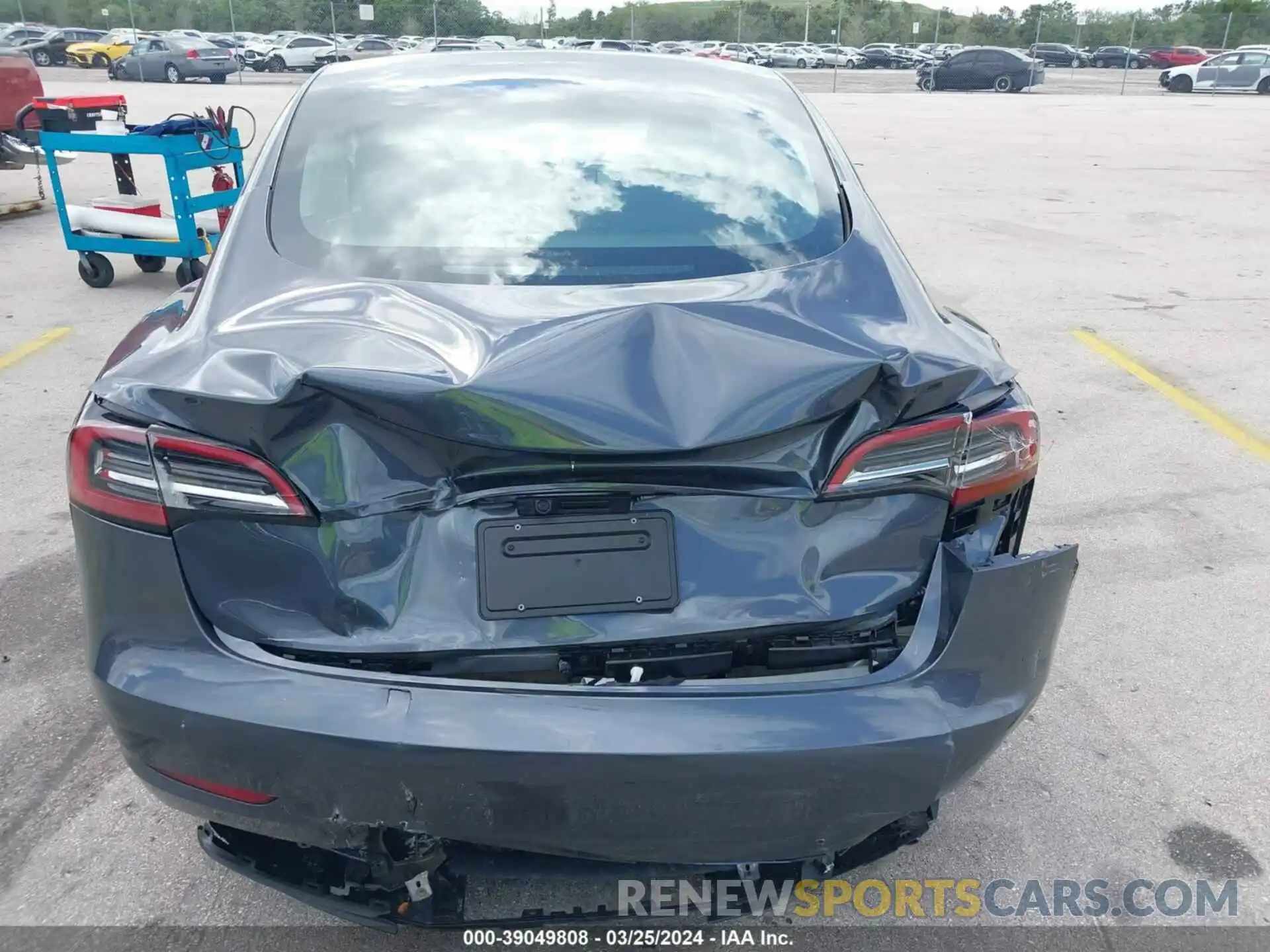 15 Photograph of a damaged car 5YJ3E1EA6PF692752 TESLA MODEL 3 2023