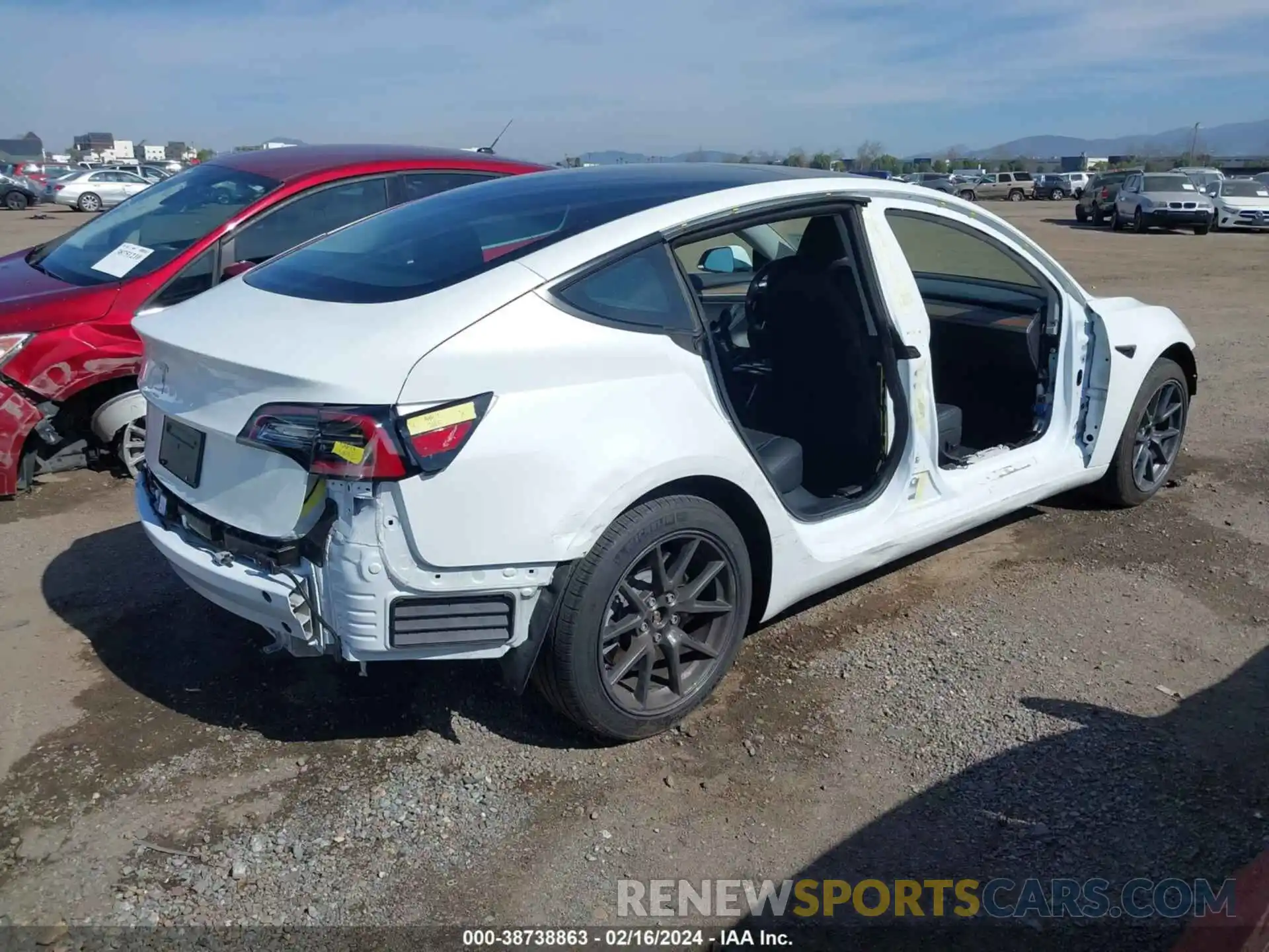 4 Photograph of a damaged car 5YJ3E1EA7PF564195 TESLA MODEL 3 2023