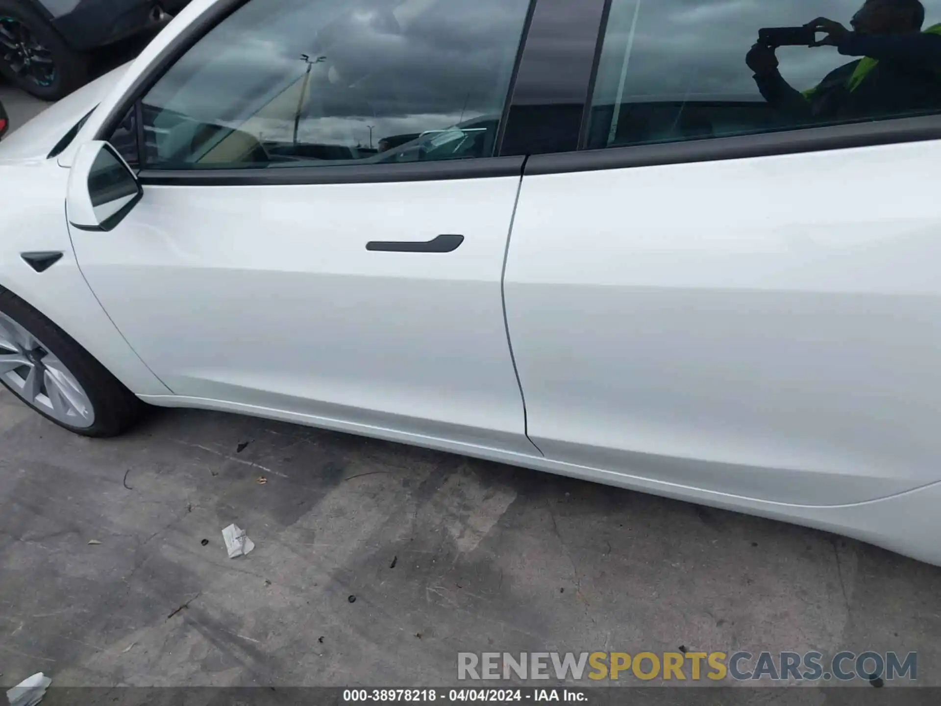 15 Photograph of a damaged car 5YJ3E1EB8PF706613 TESLA MODEL 3 2023