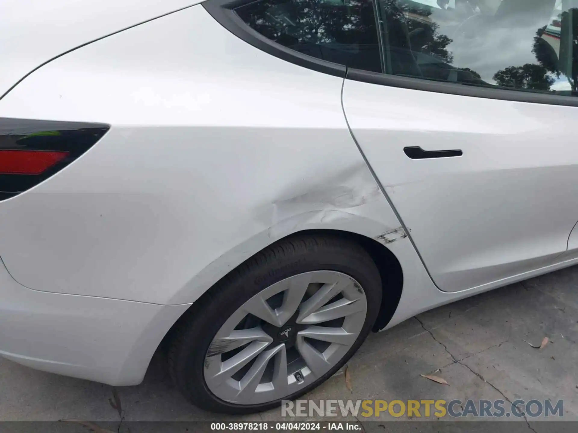 6 Photograph of a damaged car 5YJ3E1EB8PF706613 TESLA MODEL 3 2023