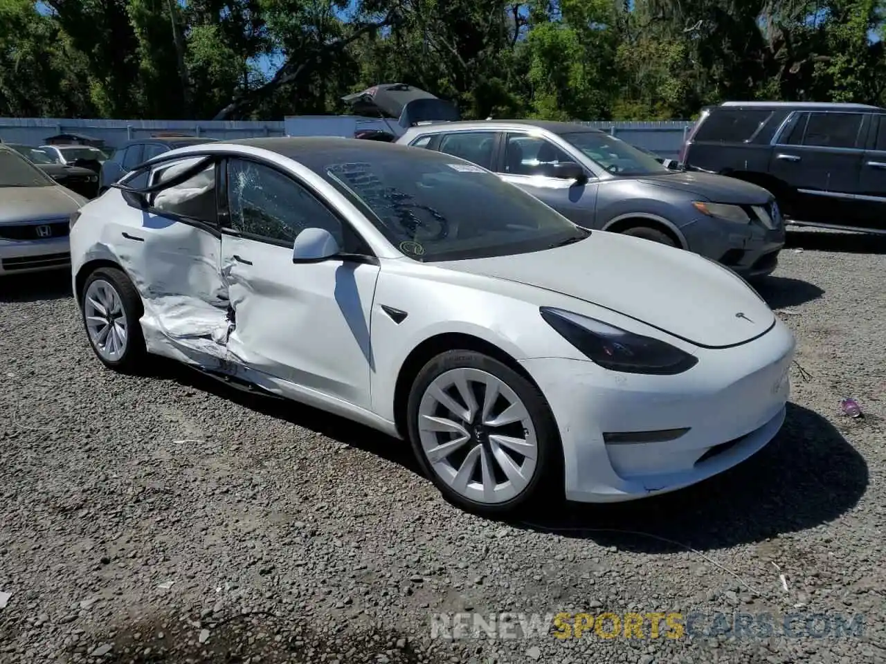 4 Photograph of a damaged car 5YJ3E1EBXPF631462 TESLA MODEL 3 2023