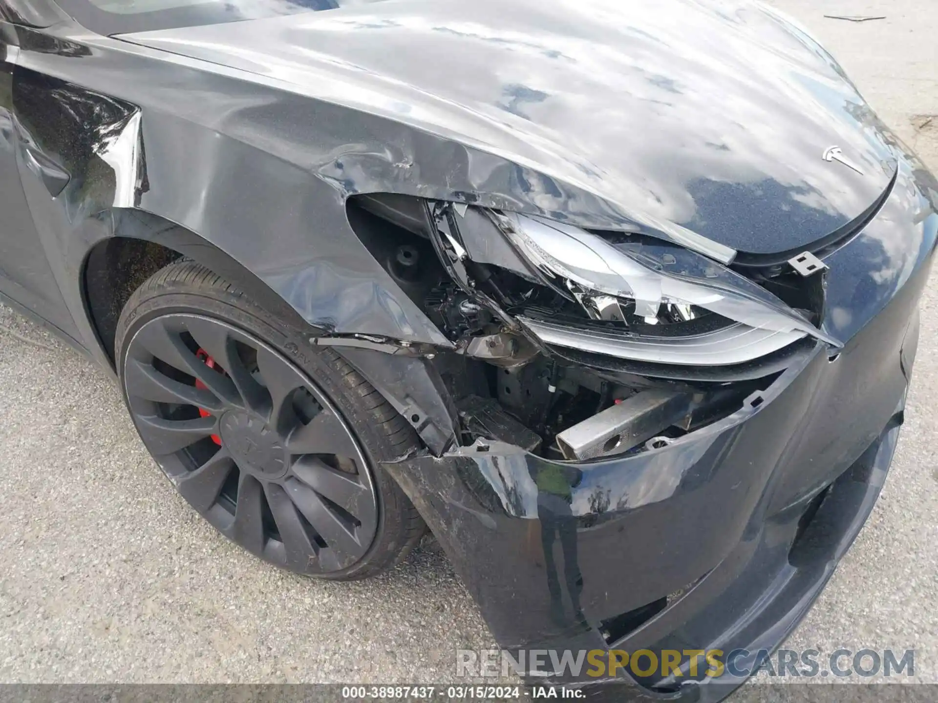 6 Photograph of a damaged car 5YJ3E1EC5PF588836 TESLA MODEL 3 2023