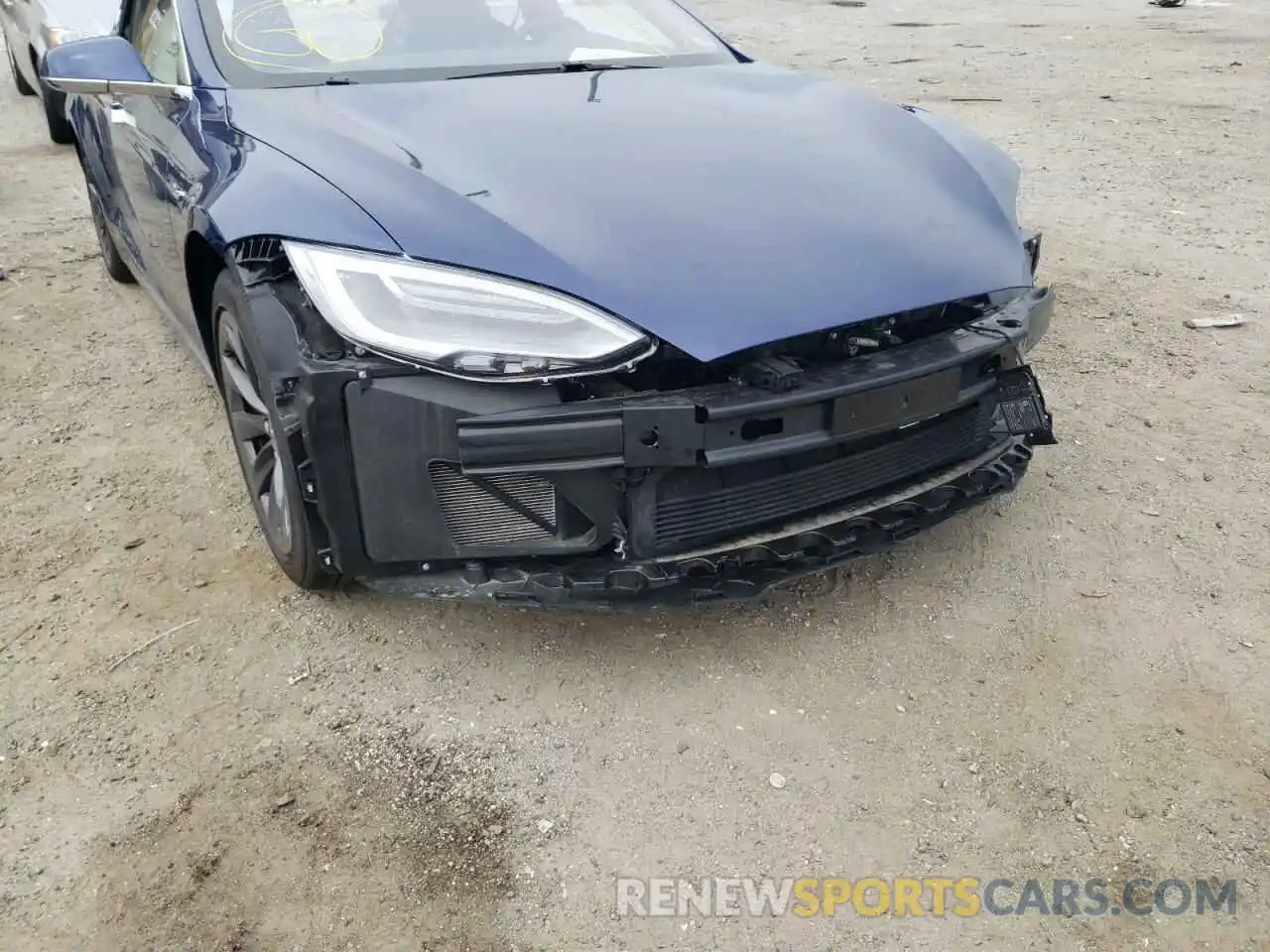 9 Photograph of a damaged car 5YJSA1E20KF299984 TESLA MODEL S 2019