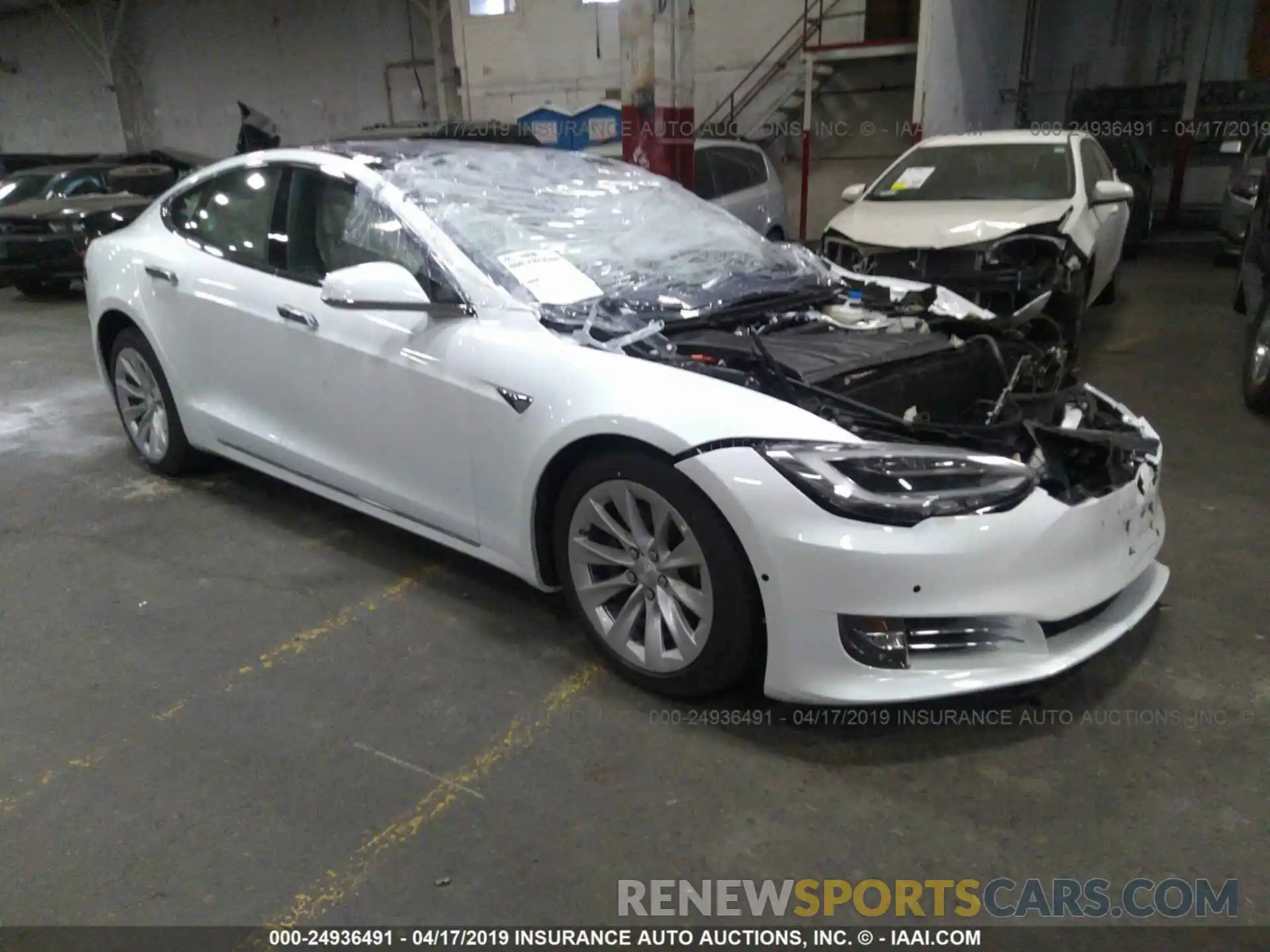 1 Photograph of a damaged car 5YJSA1E20KF305105 TESLA MODEL S 2019