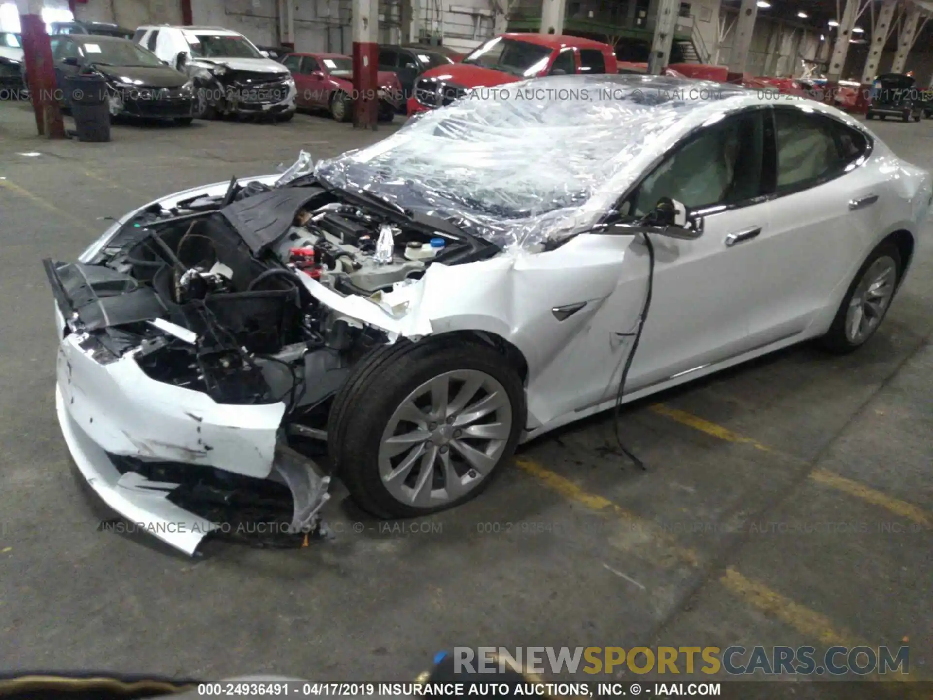 2 Photograph of a damaged car 5YJSA1E20KF305105 TESLA MODEL S 2019