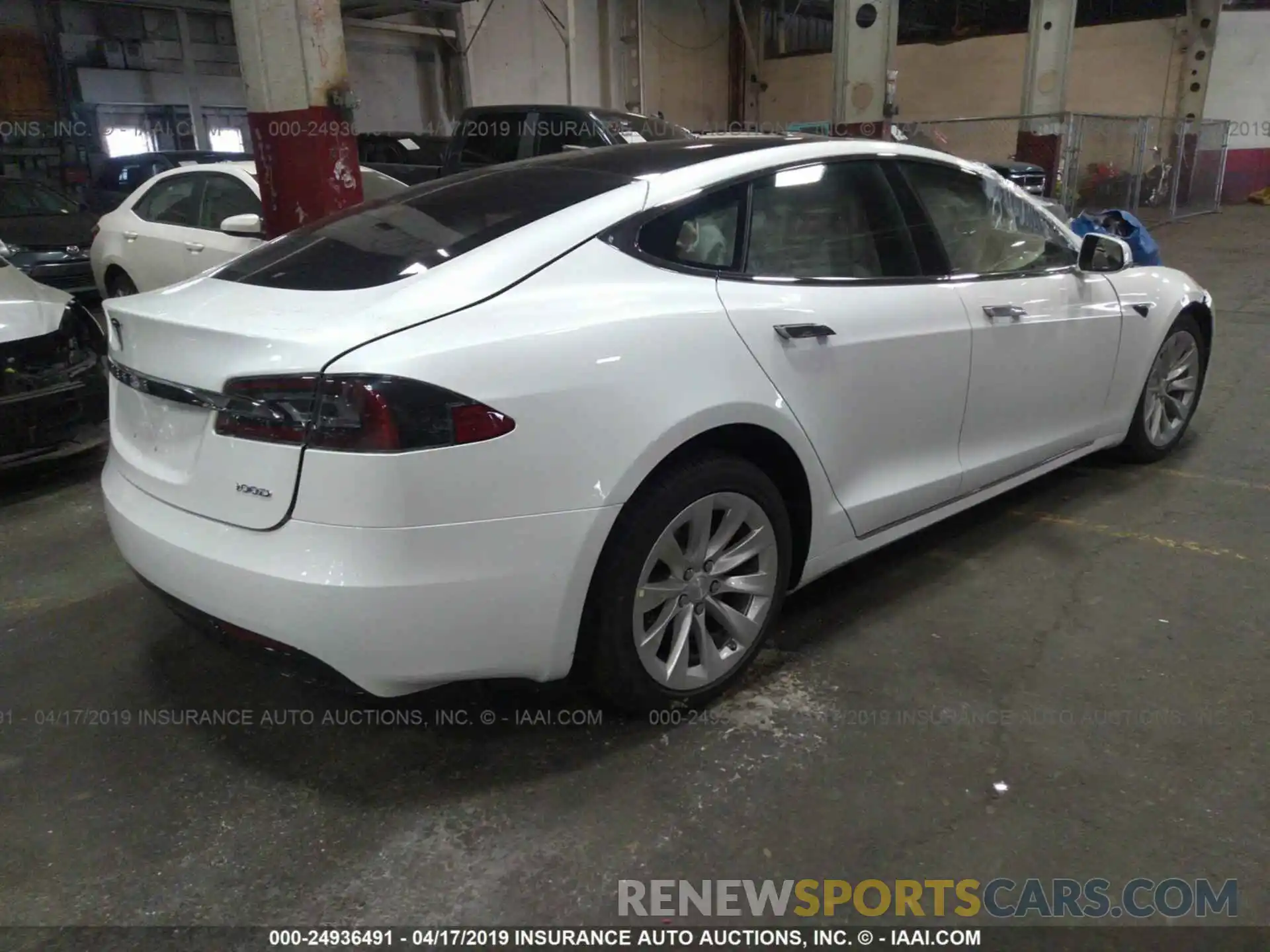 4 Фотография поврежденного автомобиля 5YJSA1E20KF305105 TESLA MODEL S 2019