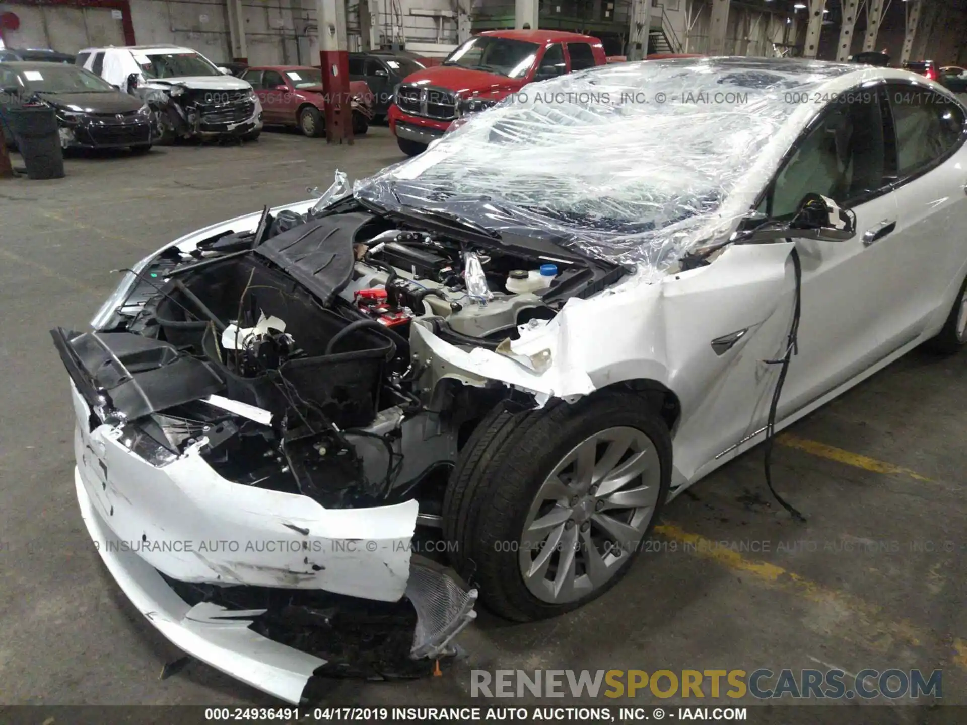 6 Photograph of a damaged car 5YJSA1E20KF305105 TESLA MODEL S 2019