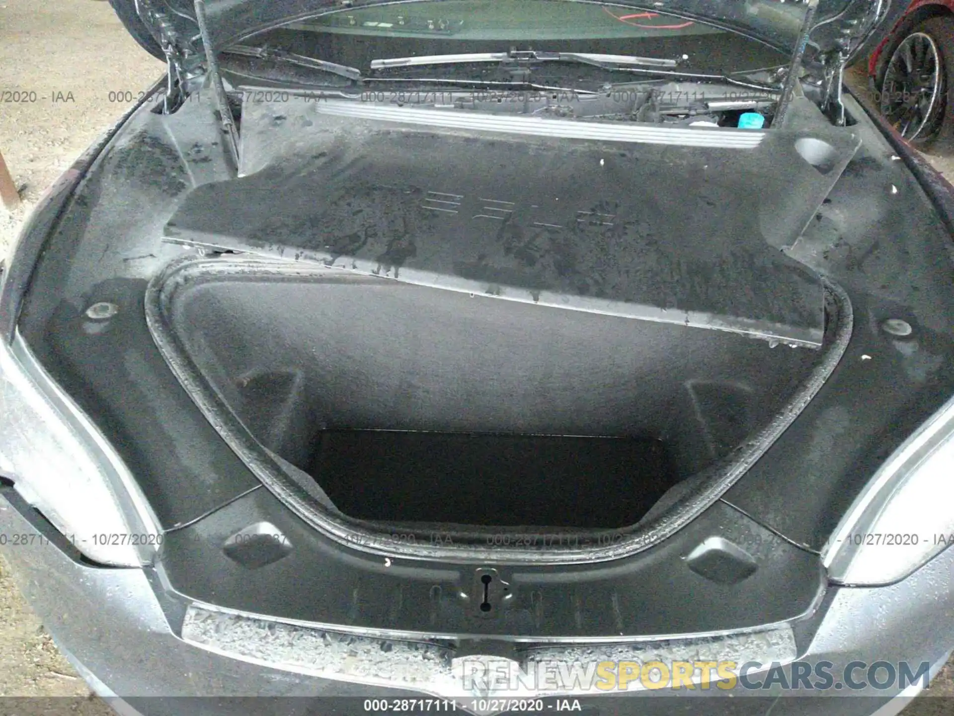 10 Photograph of a damaged car 5YJSA1E20KF305492 TESLA MODEL S 2019