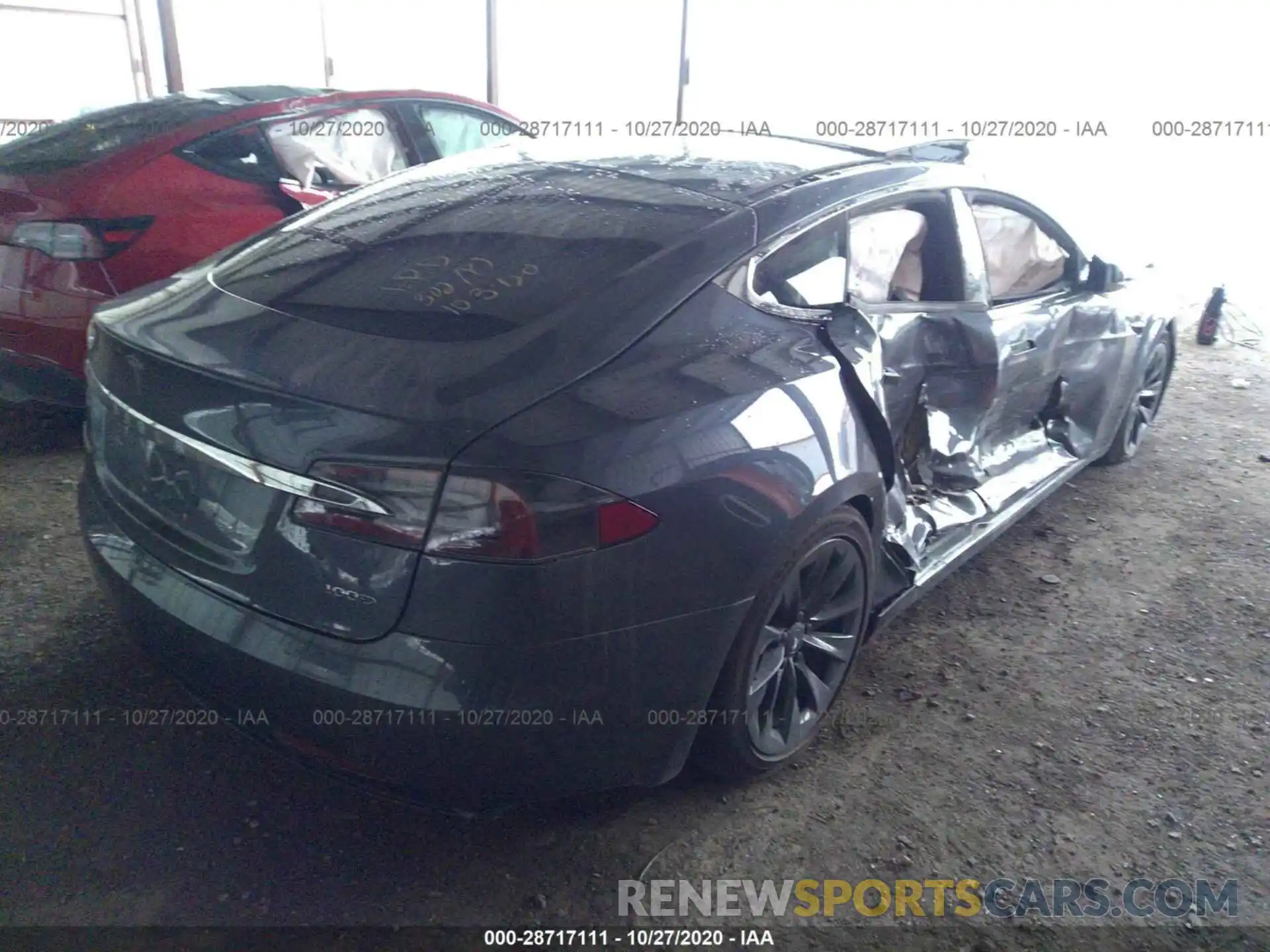 4 Photograph of a damaged car 5YJSA1E20KF305492 TESLA MODEL S 2019