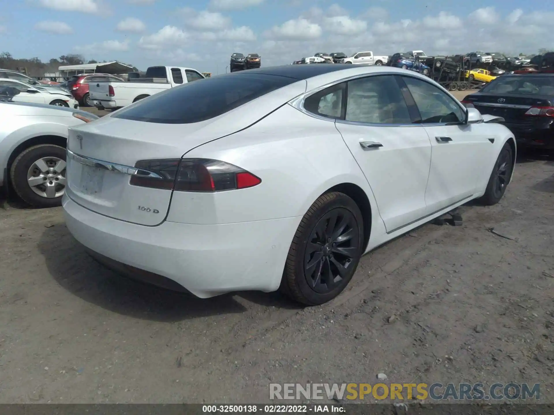 4 Photograph of a damaged car 5YJSA1E20KF305637 TESLA MODEL S 2019